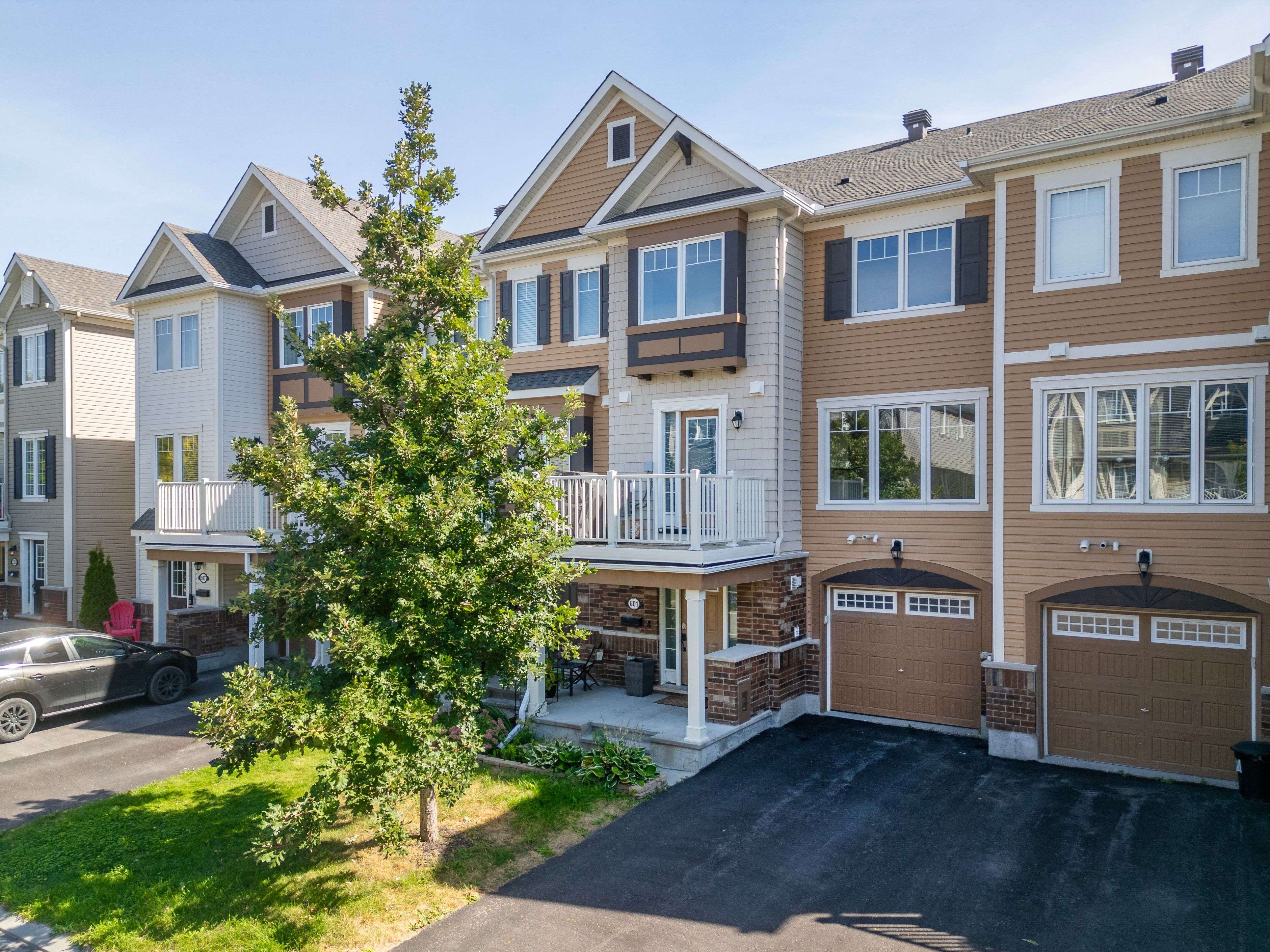 Kanata, ON K2M 0L9,601 Foxlight CIR