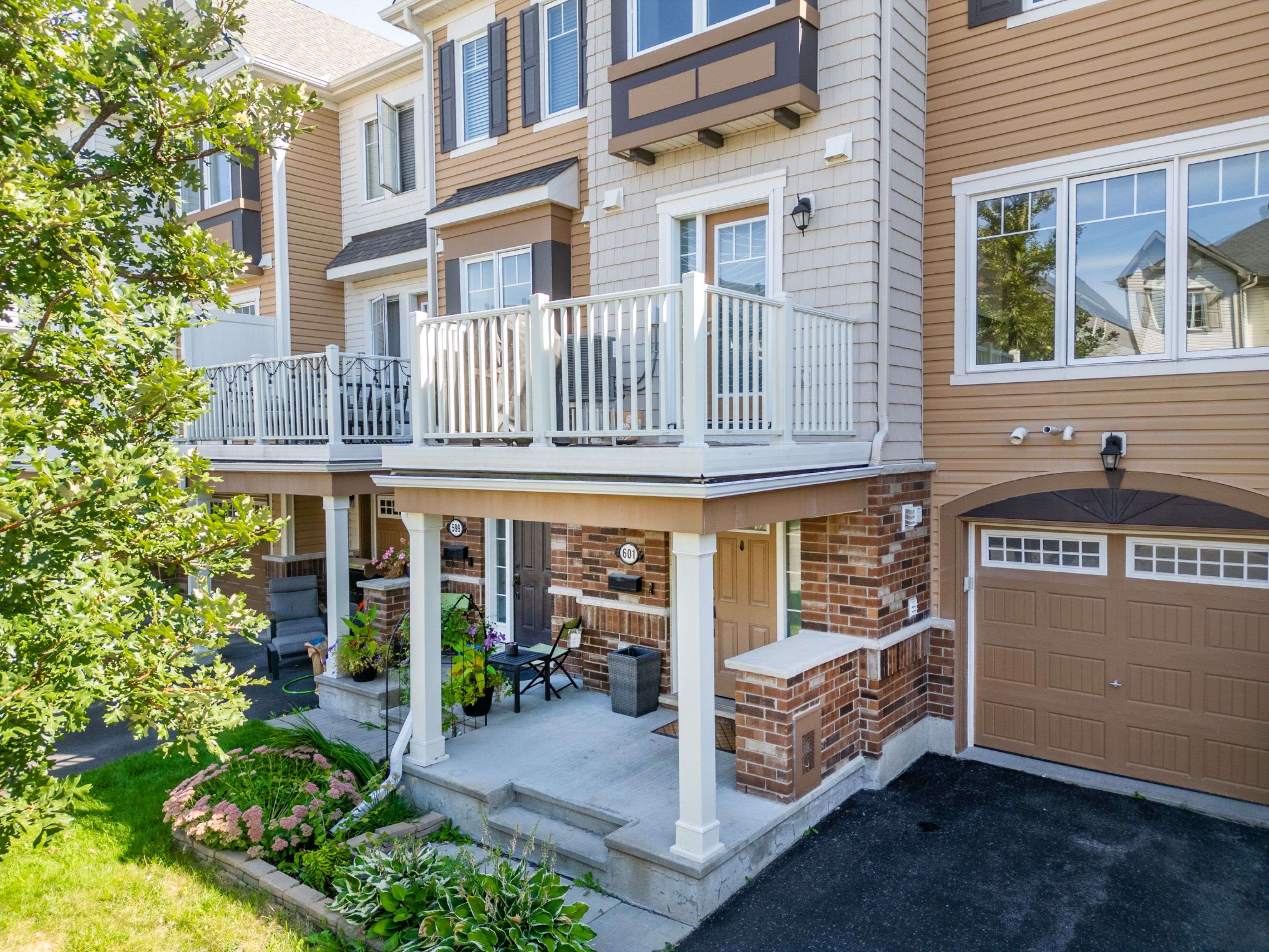 Kanata, ON K2M 0L9,601 Foxlight CIR