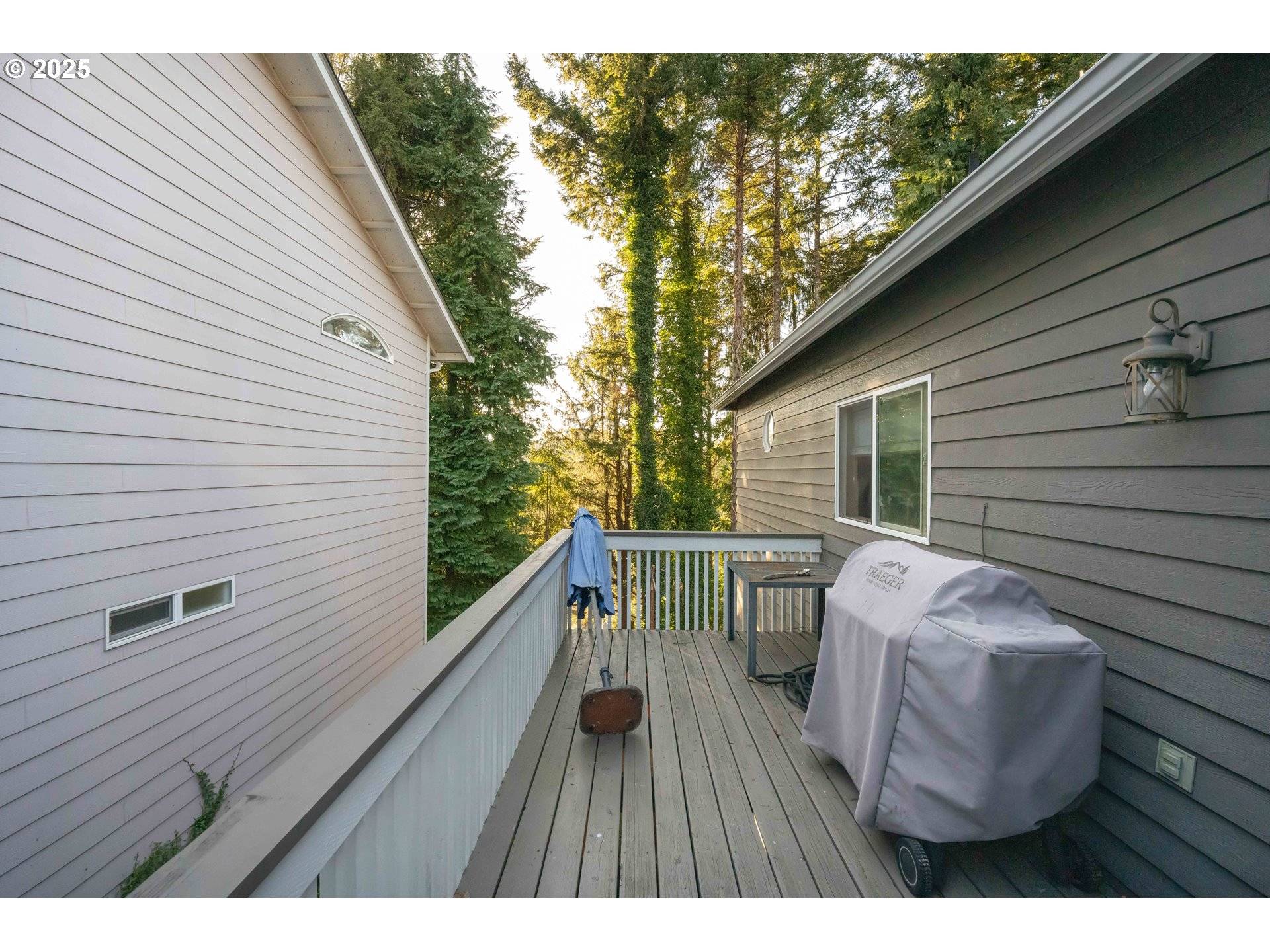 Coos Bay, OR 97420,723 N 8TH LOOP