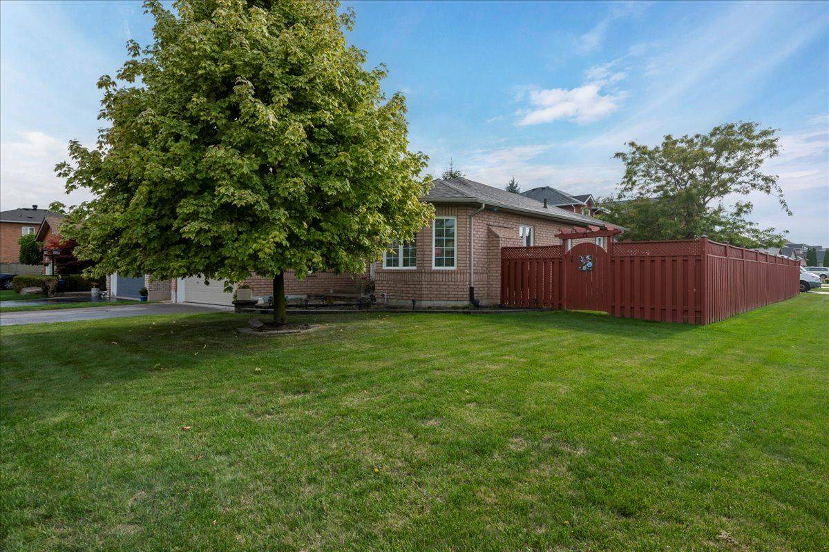 Barrie, ON L4N 0R2,84 Pringle DR