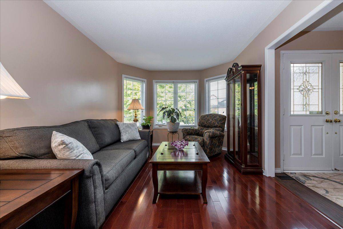 Barrie, ON L4N 0R2,84 Pringle DR