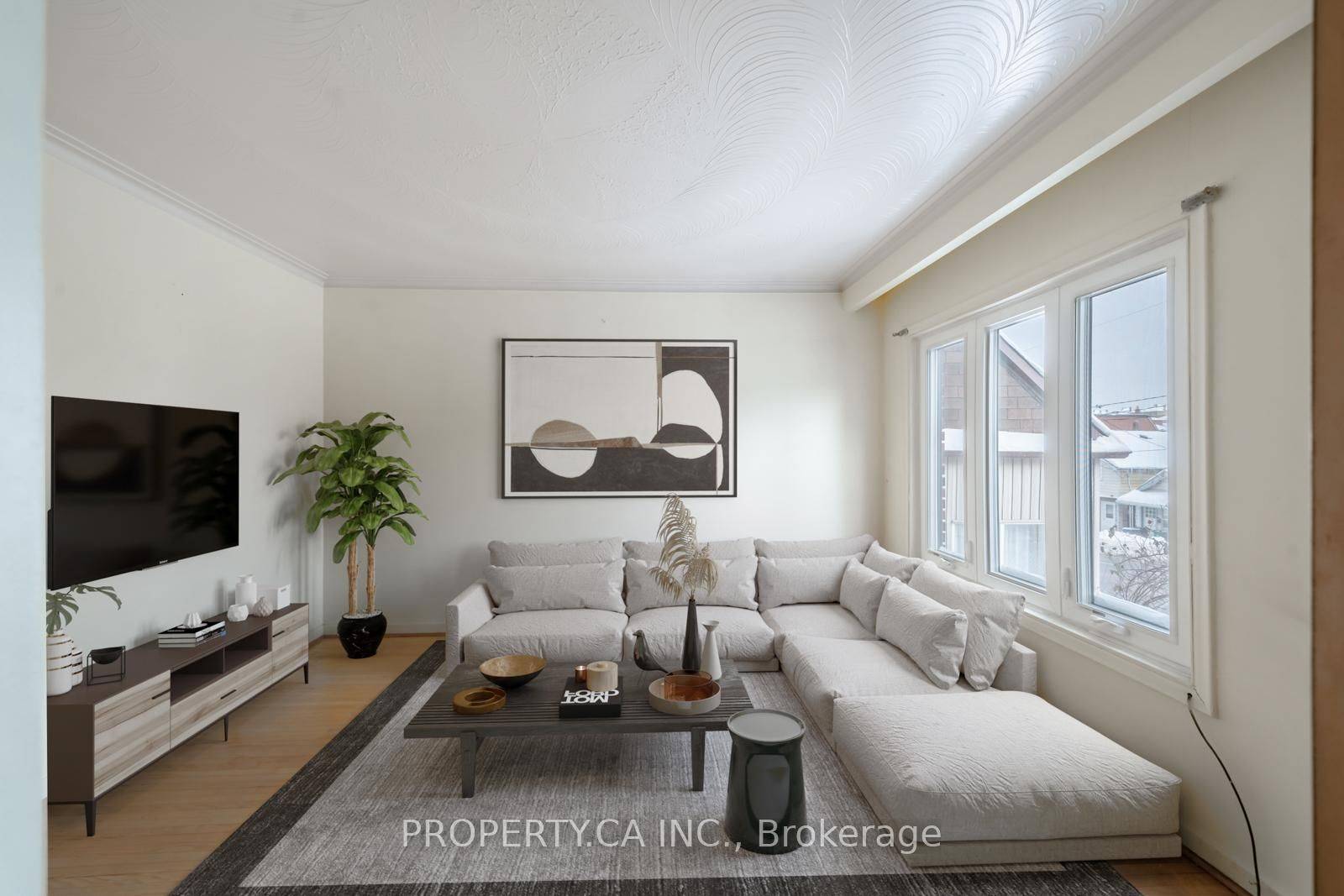 Toronto W03, ON M6E 3R7,2098 Dufferin ST