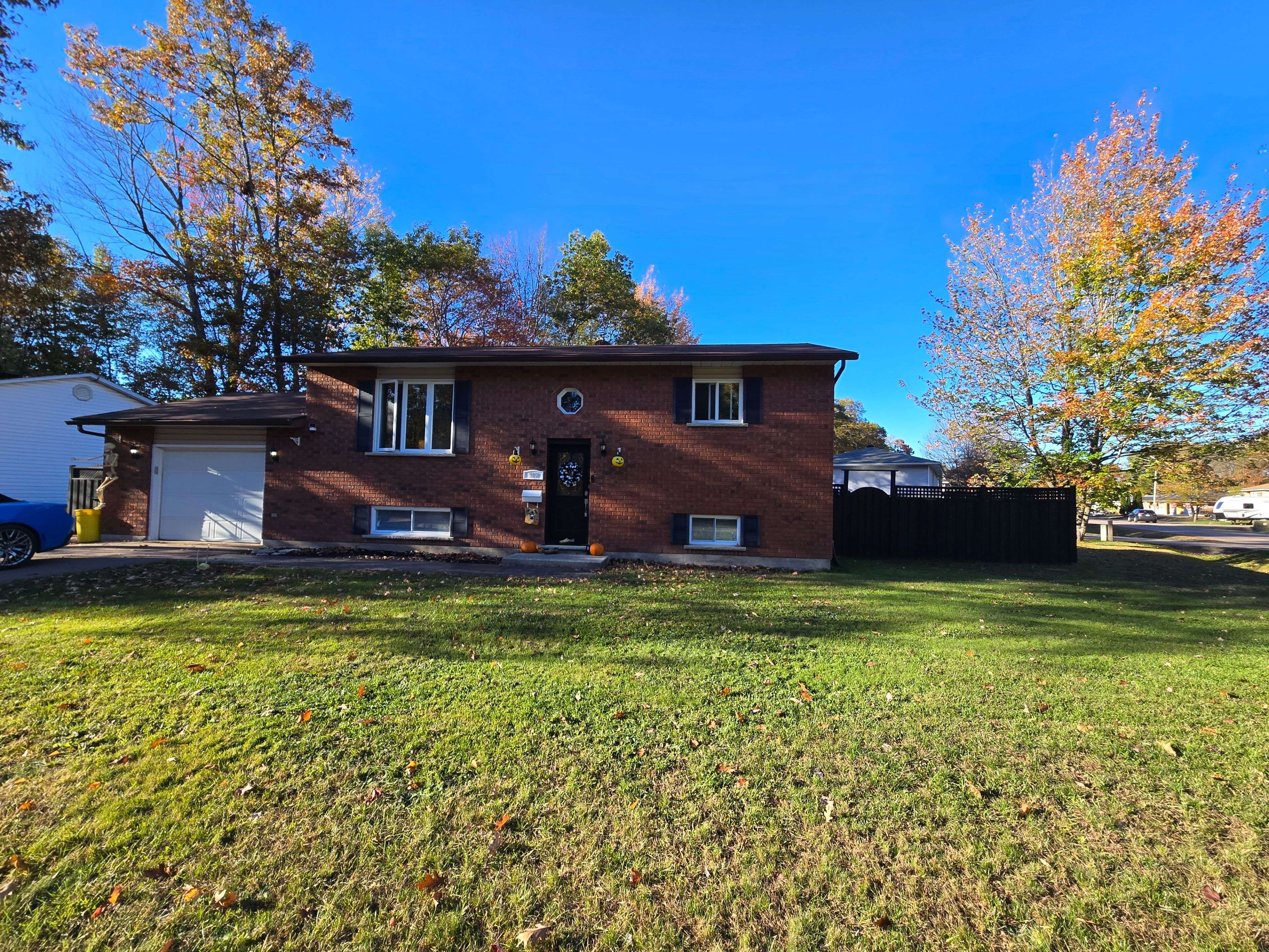 Petawawa, ON K8H 3P9,517 Abbie LN