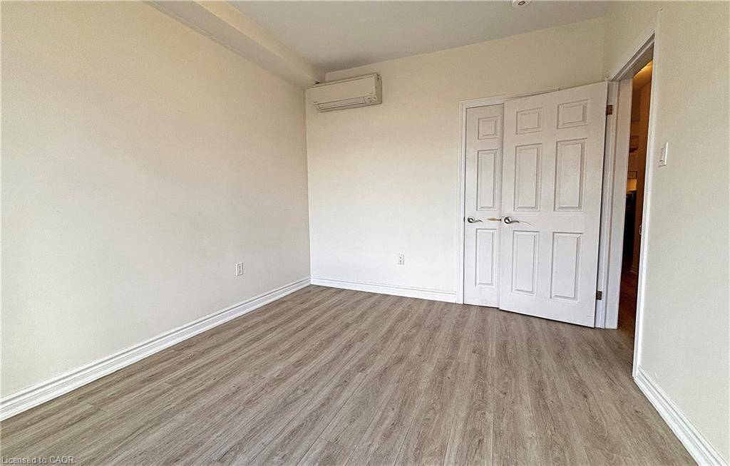 Hamilton, ON L8N 2Y9,76 Wentworth ST S #2