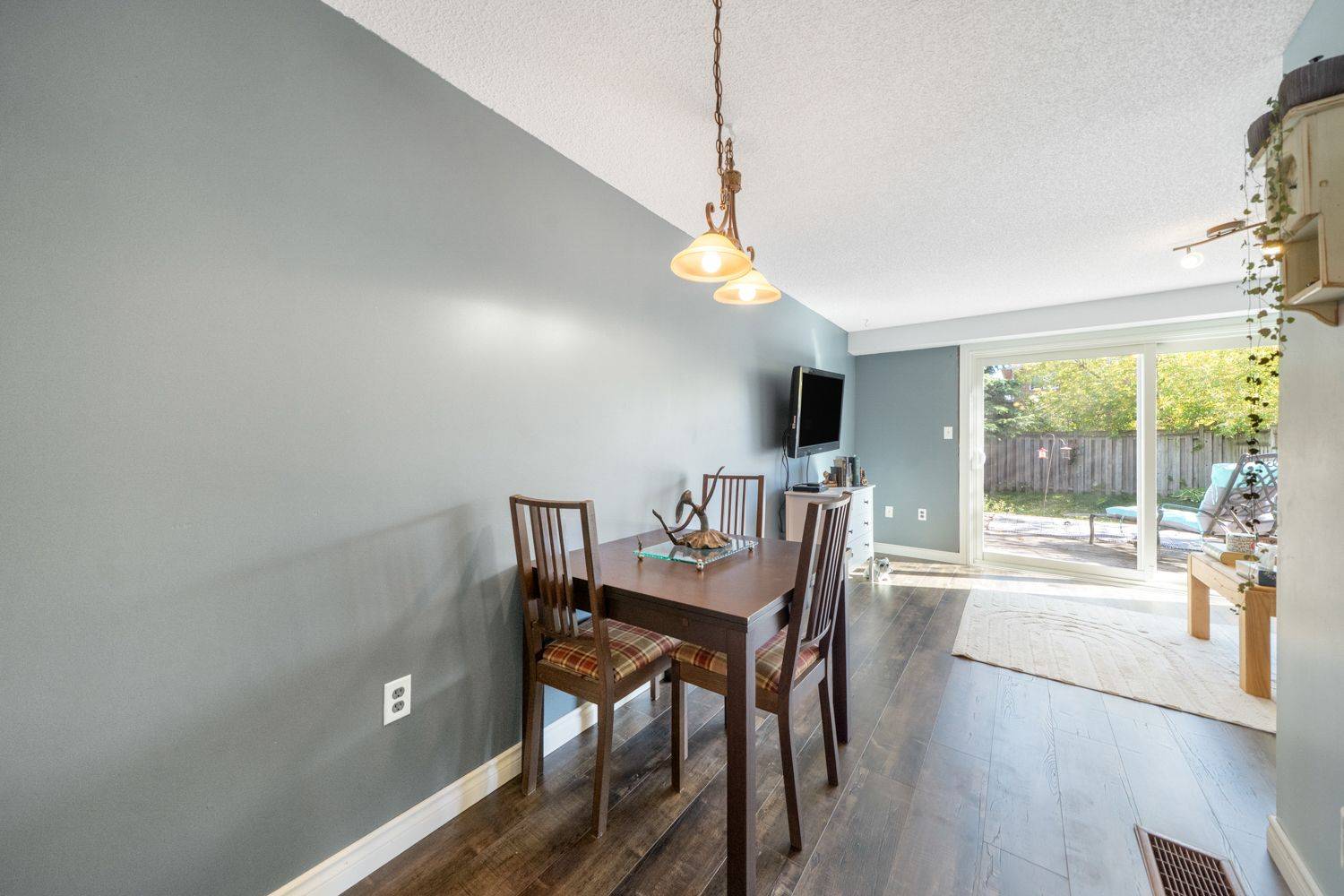 Barrie, ON L4N 9Z1,96 Lee CRES