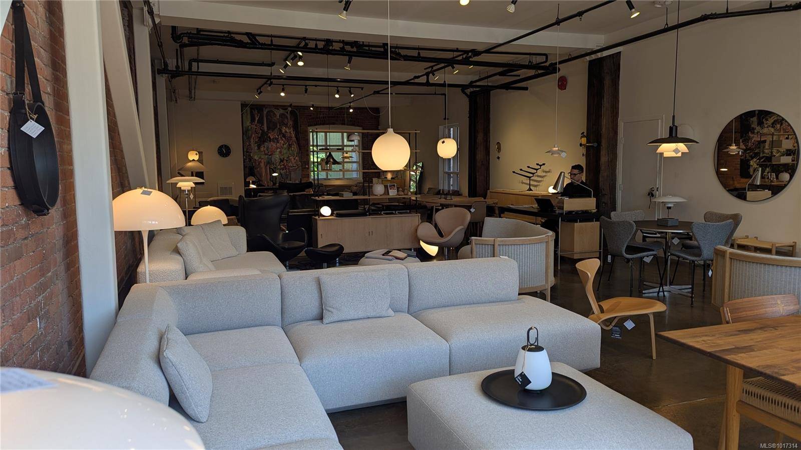 Victoria, BC V8W 1S6,536 Herald St