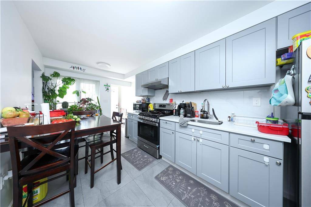 Brooklyn, NY 11235,2461 Coyle ST