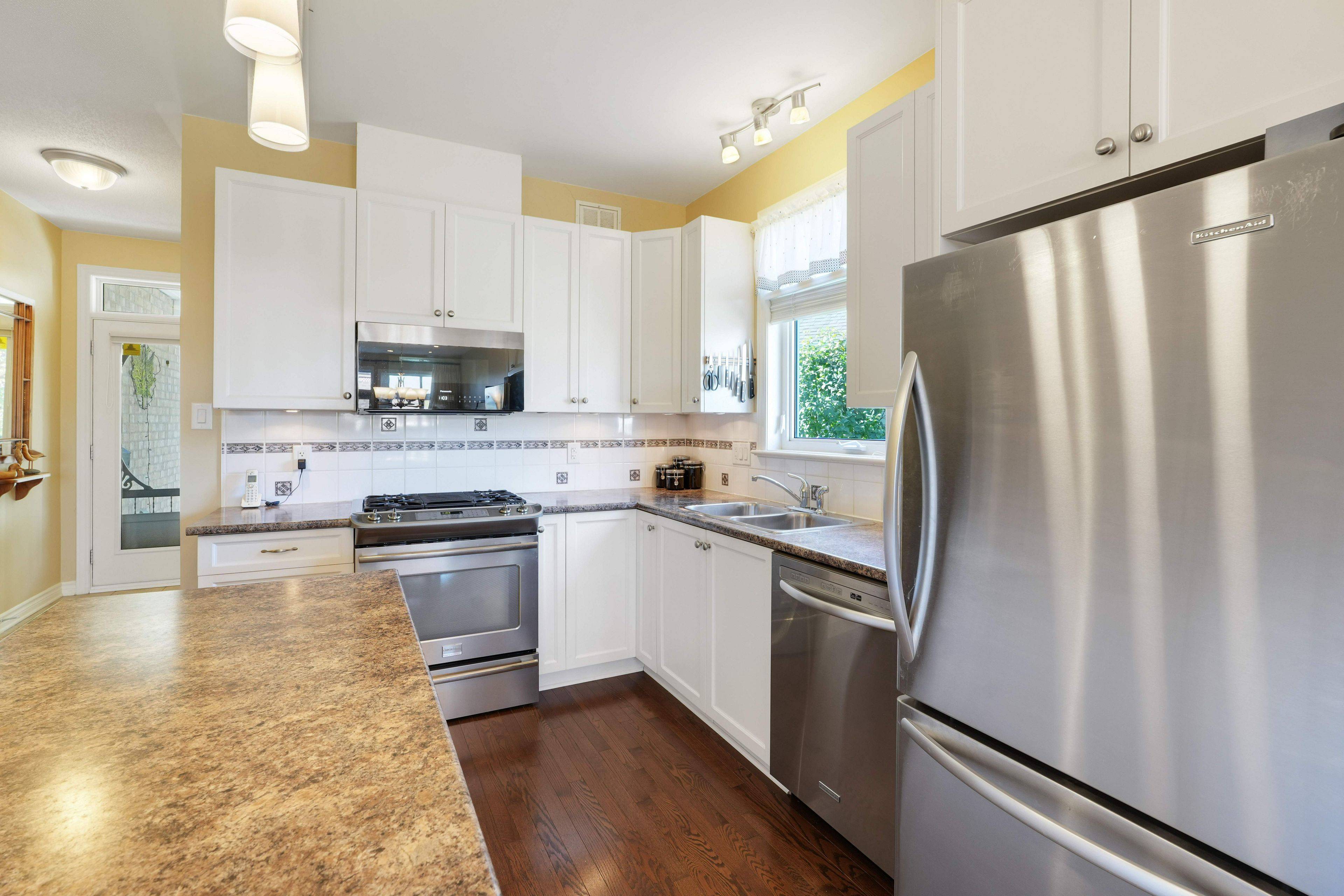 Blossom Park - Airport And Area, ON K1T 0E6,240 Bulrush CRES