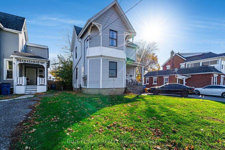 Chatham-kent, ON N7M 3N9,50-52 Wellington ST E