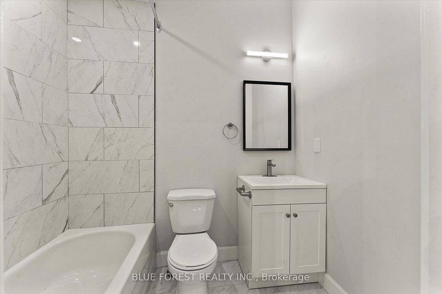 Chatham-kent, ON N7M 3N9,50-52 Wellington ST E