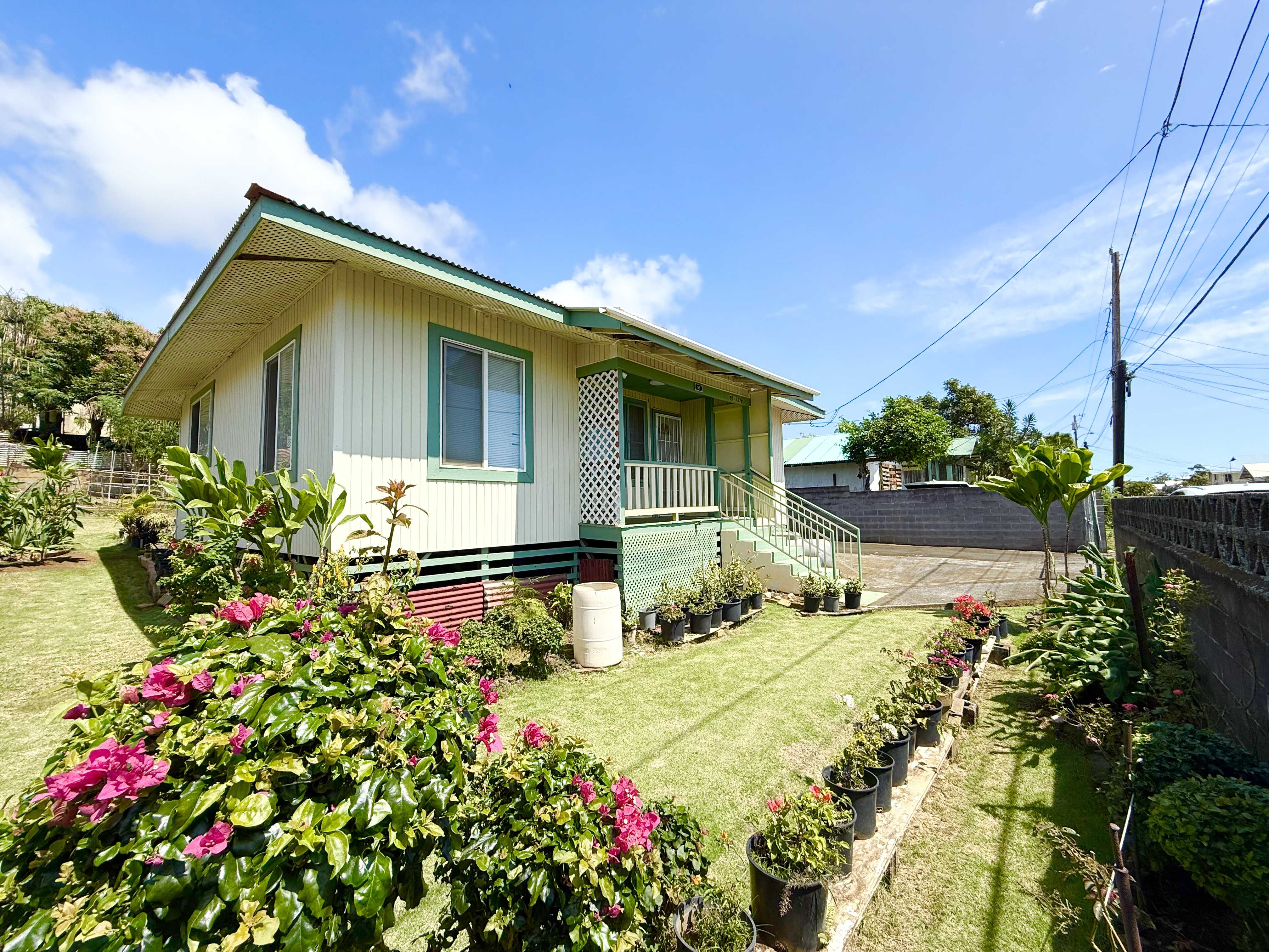 Naalehu, HI 96772,95-5576 LOKELANI ST