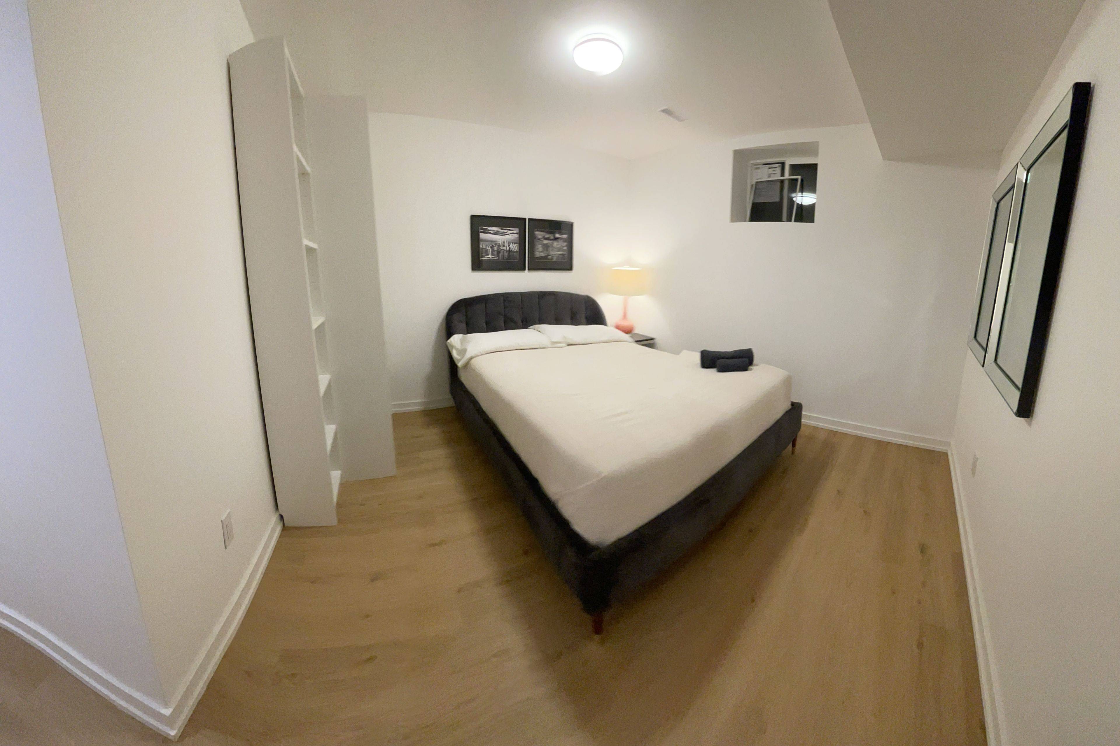 Toronto E10, ON M1C 2P9,183 Island RD #B2