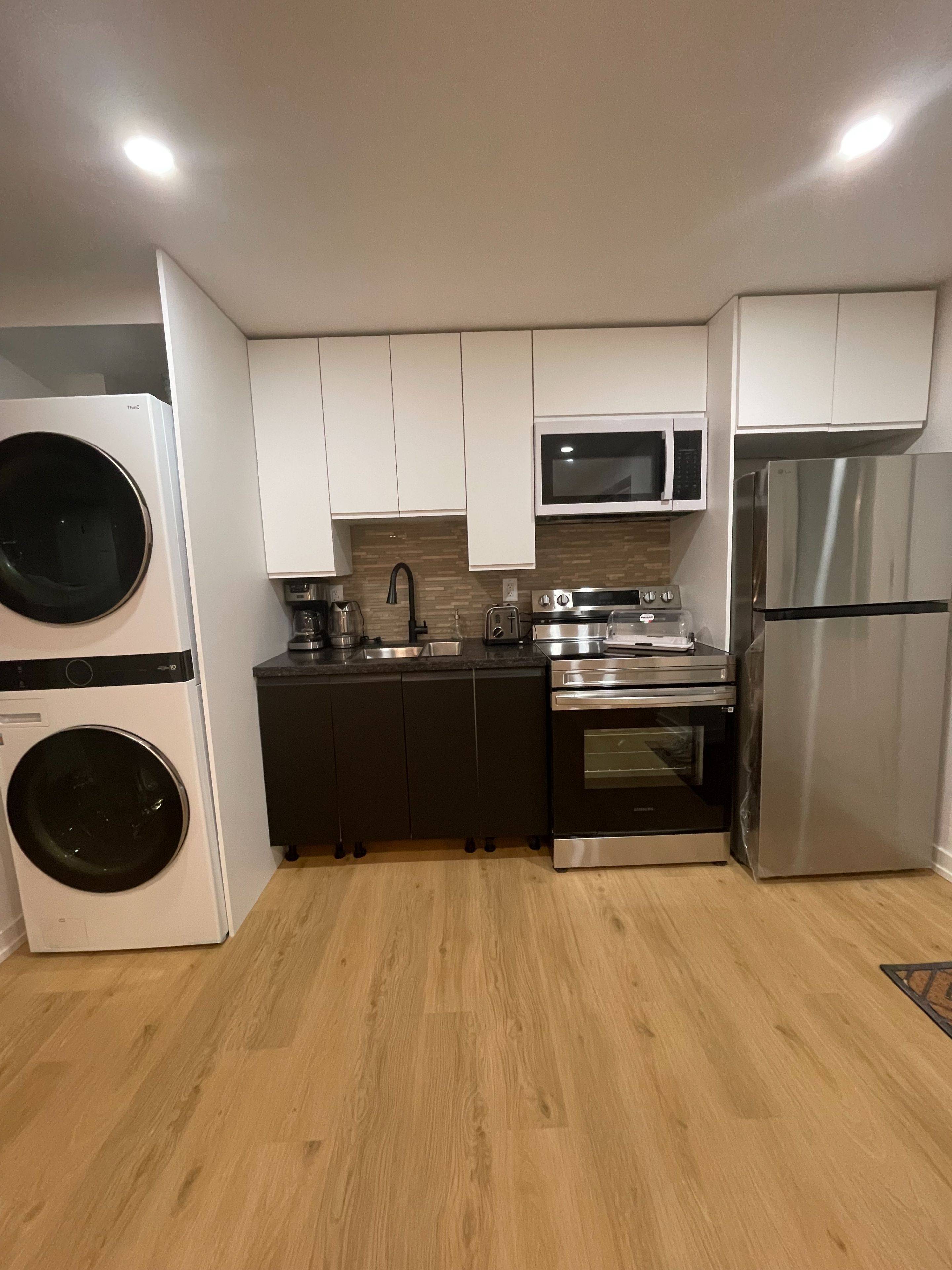 Toronto E10, ON M1C 2P9,183 Island RD #B2