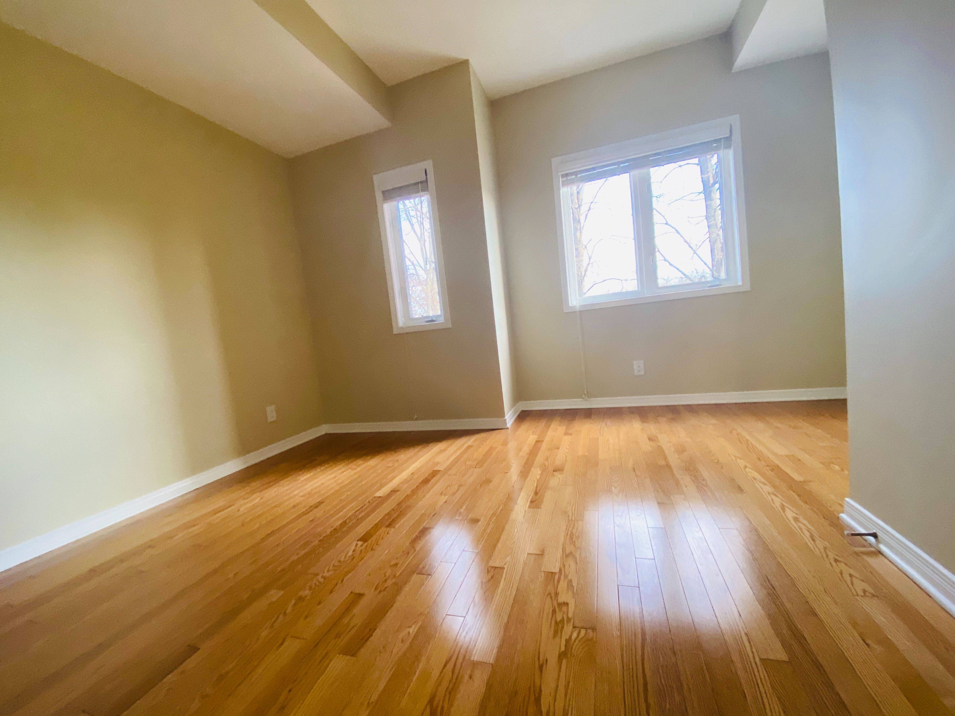 Manor Park - Cardinal Glen And Area, ON K1K 2W3,338 London TER