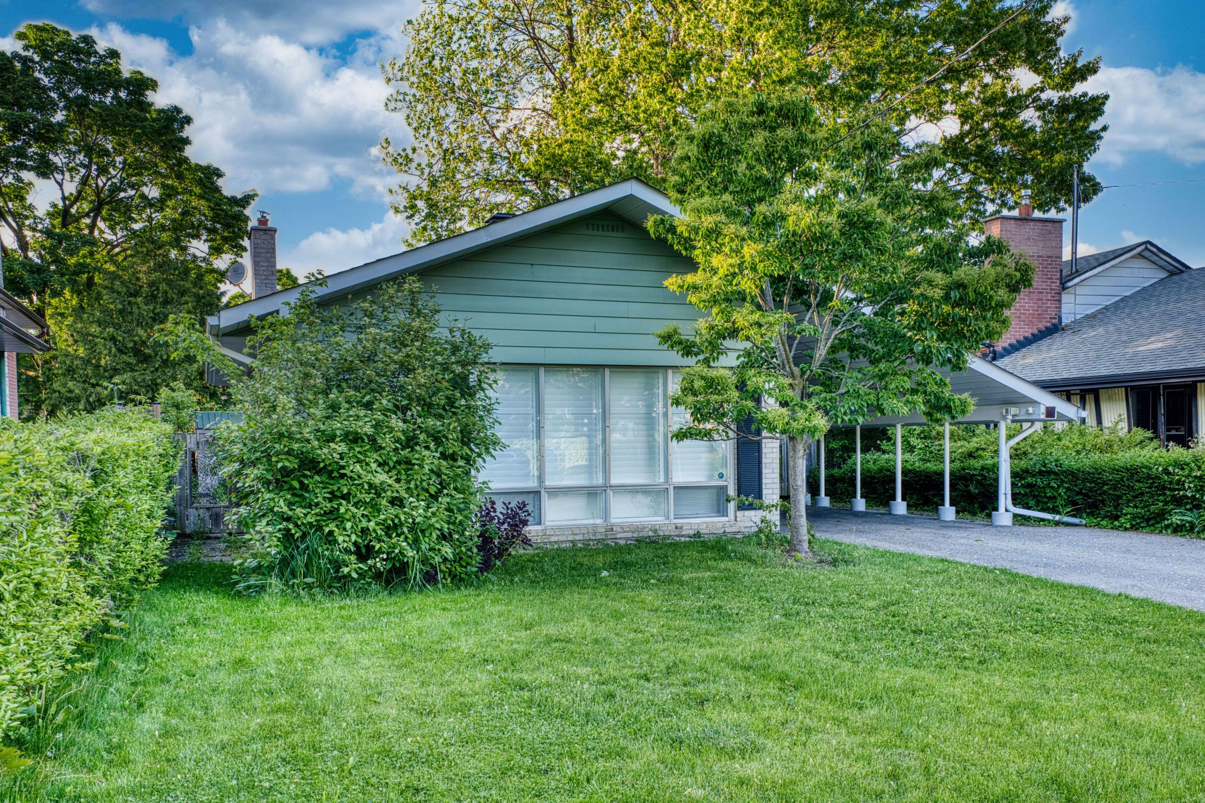 Toronto W10, ON M9W 2R7,10 Kennebec CRES