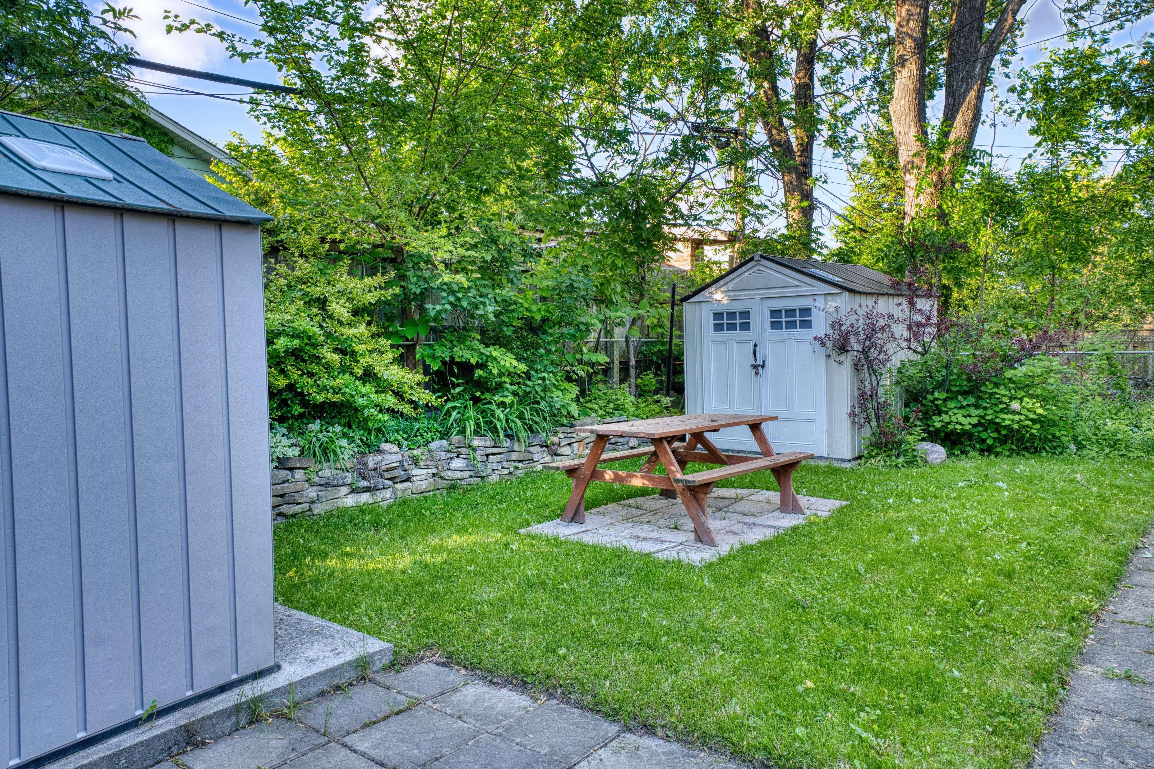 Toronto W10, ON M9W 2R7,10 Kennebec CRES