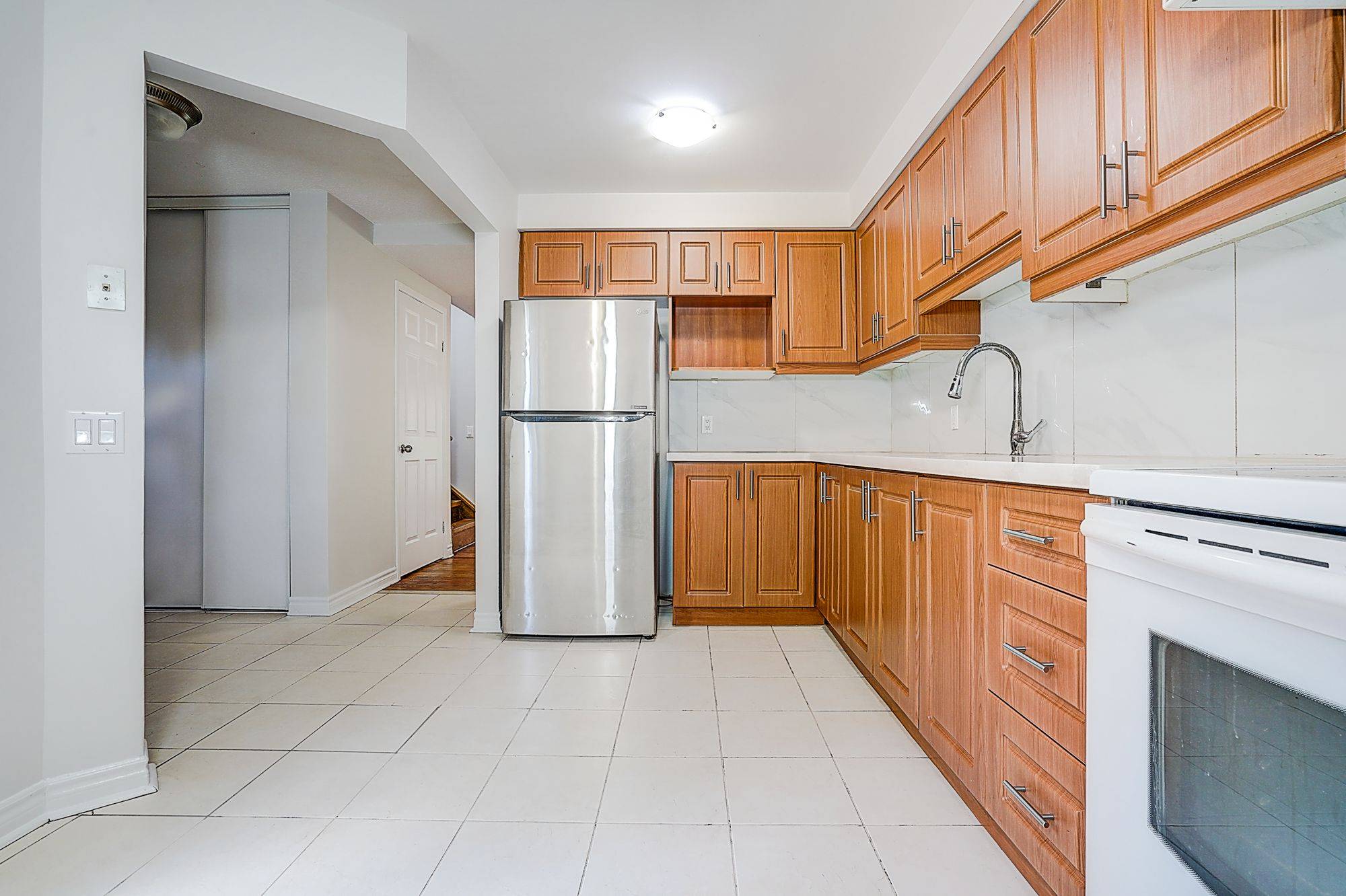 Toronto E07, ON M1V 2B1,48 Green Spring DR