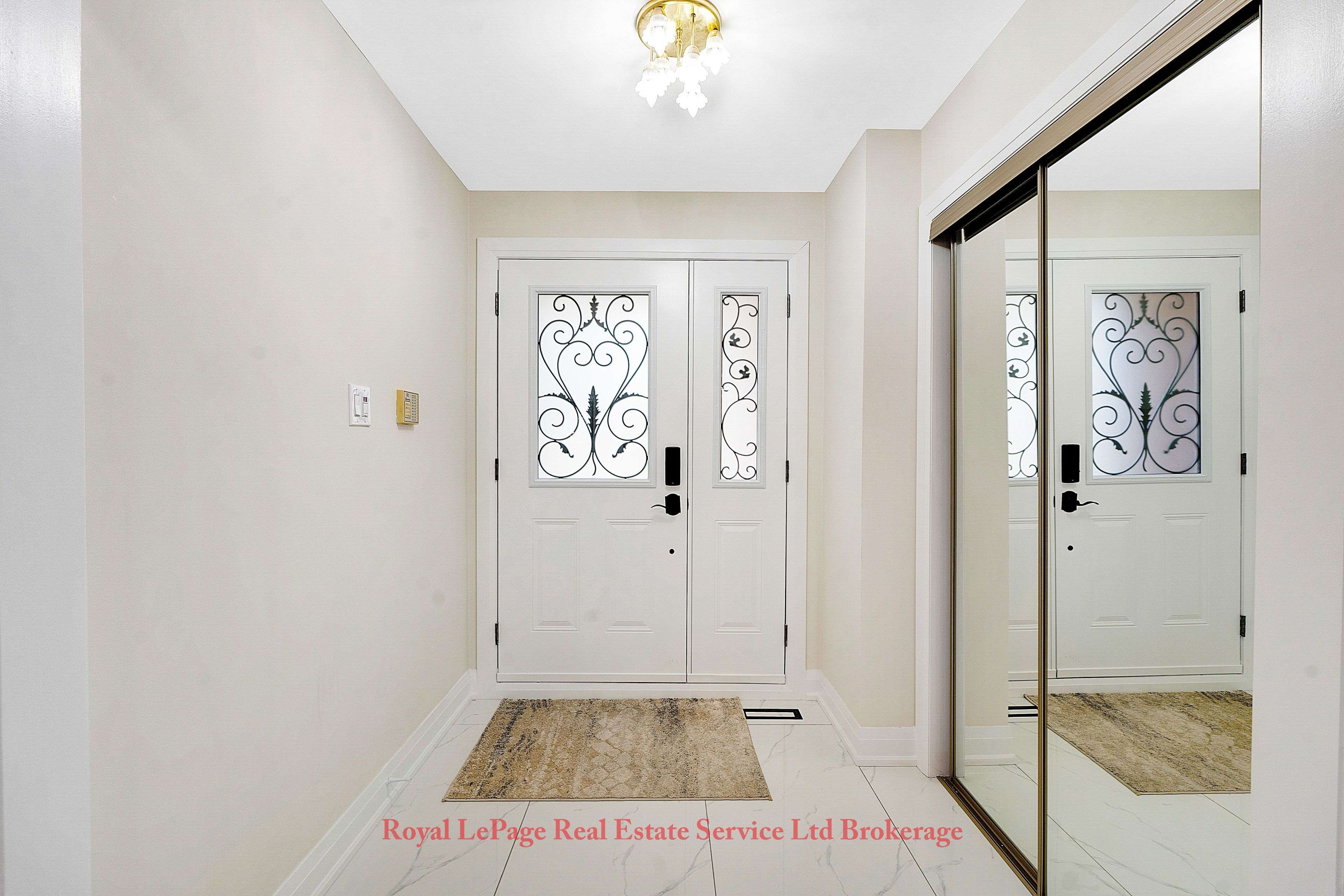 Mississauga, ON L5M 2Y9,2088 Kempton Park DR