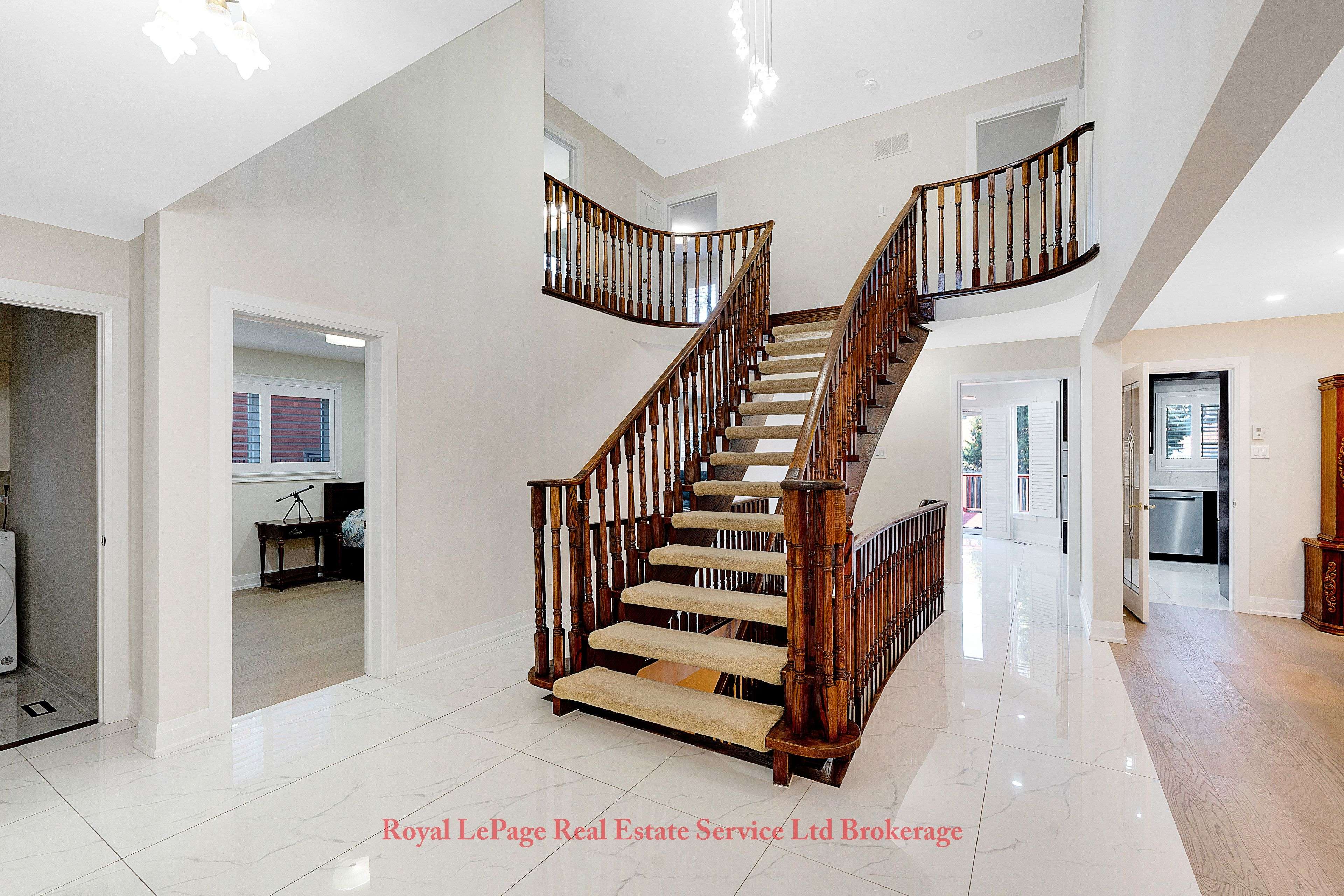 Mississauga, ON L5M 2Y9,2088 Kempton Park DR