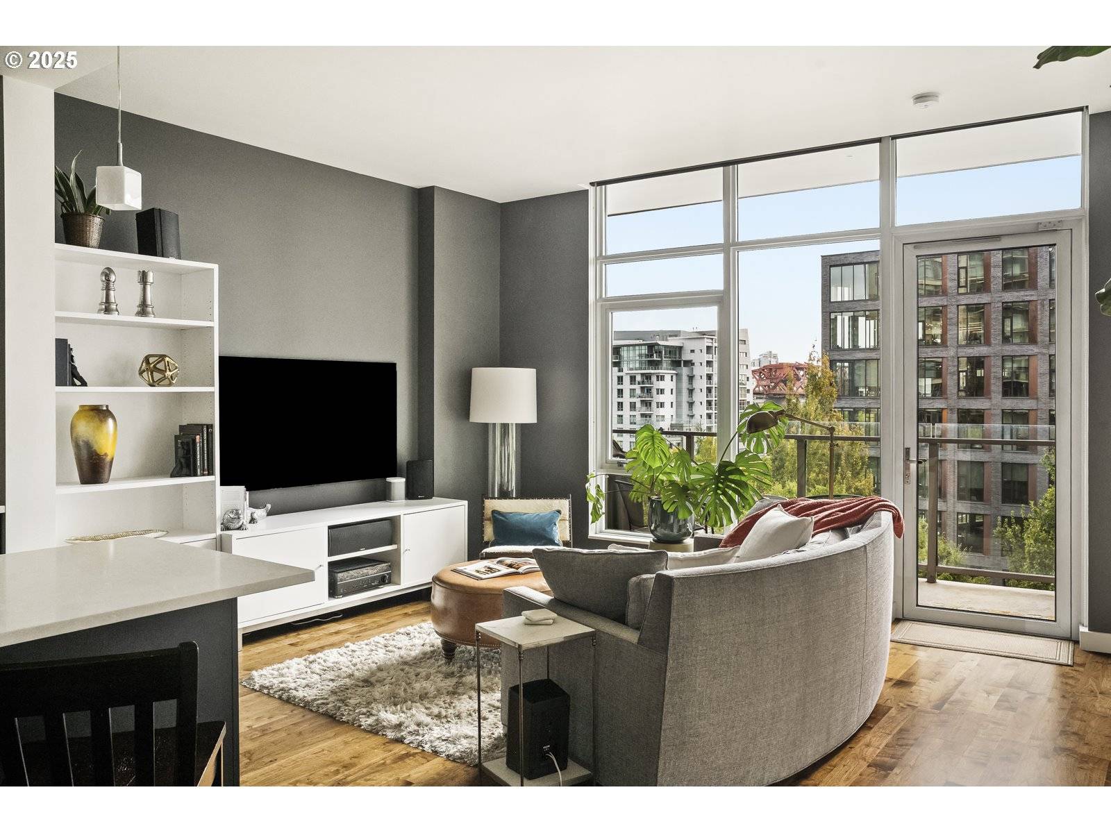 Portland, OR 97209,949 NW OVERTON ST #605