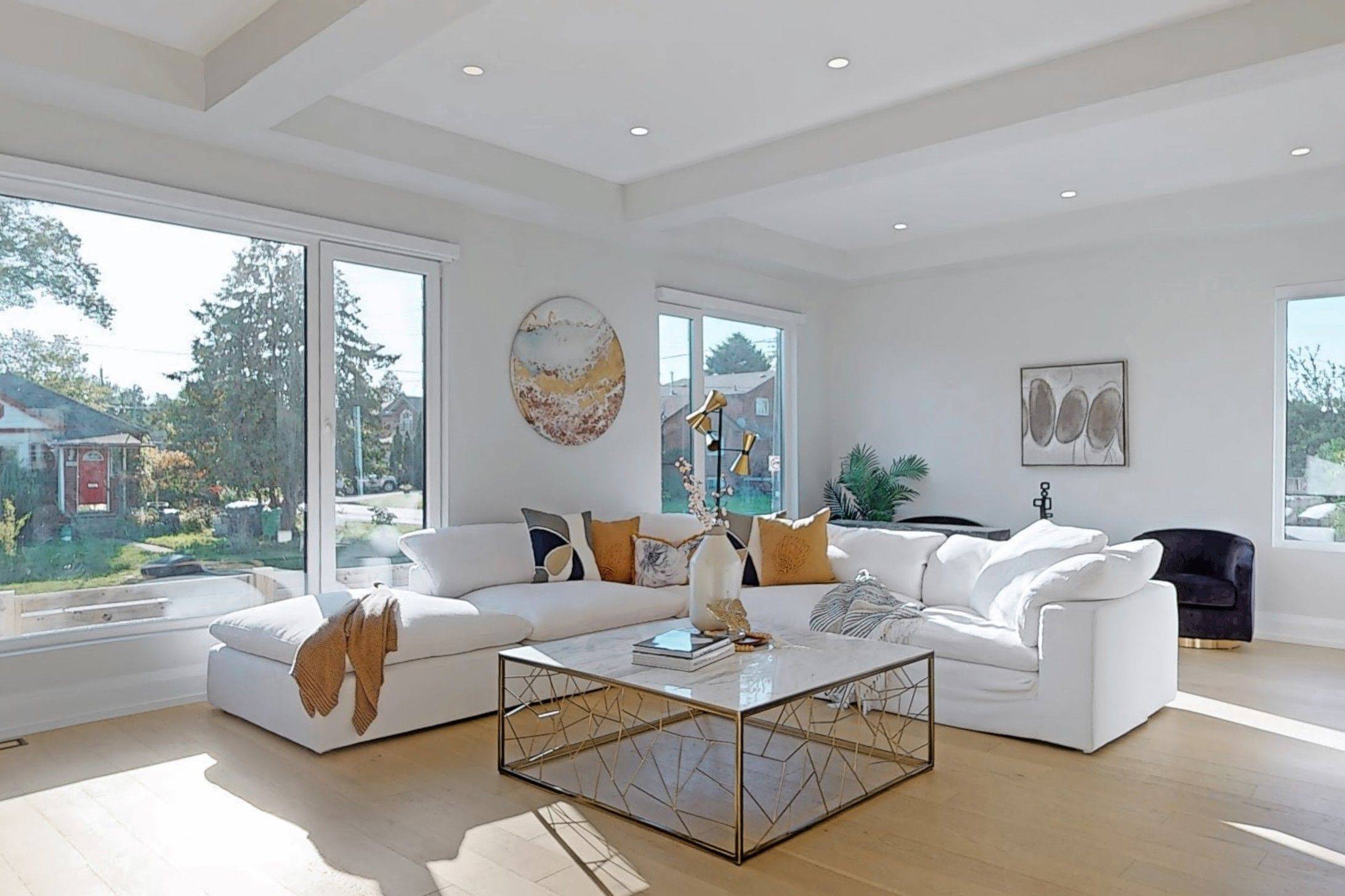 Mississauga, ON L5E 2C6,1047 Meredith AVE