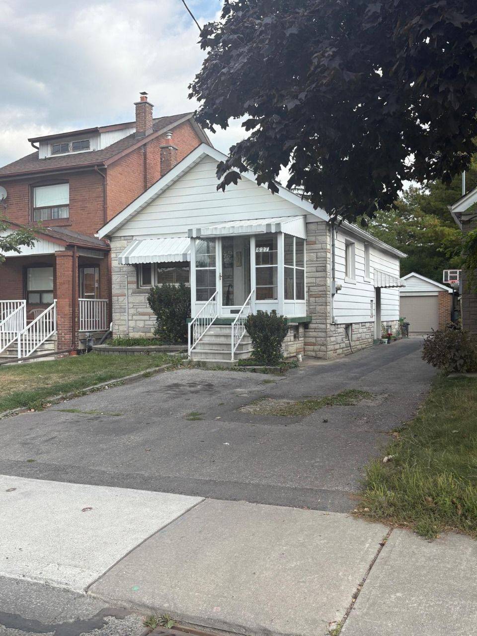 Toronto W03, ON M6E 4R5,627 McRoberts AVE