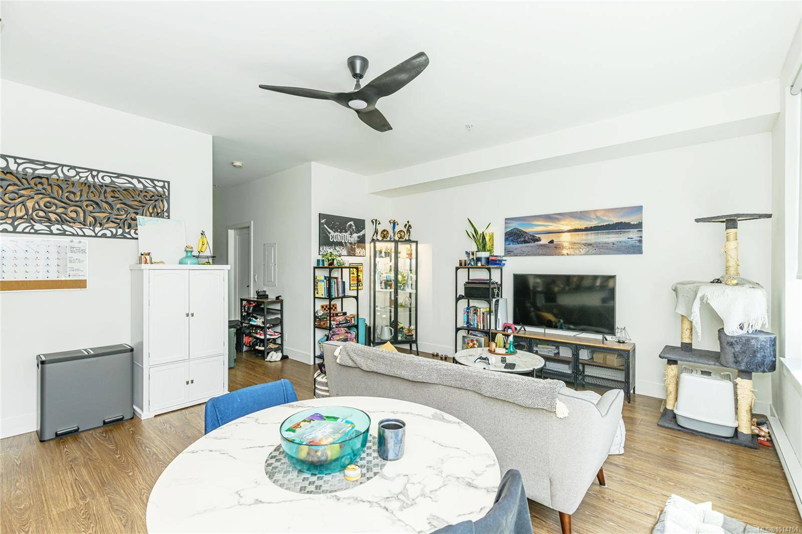 Victoria, BC V8T 0C8,515 Chatham St #221