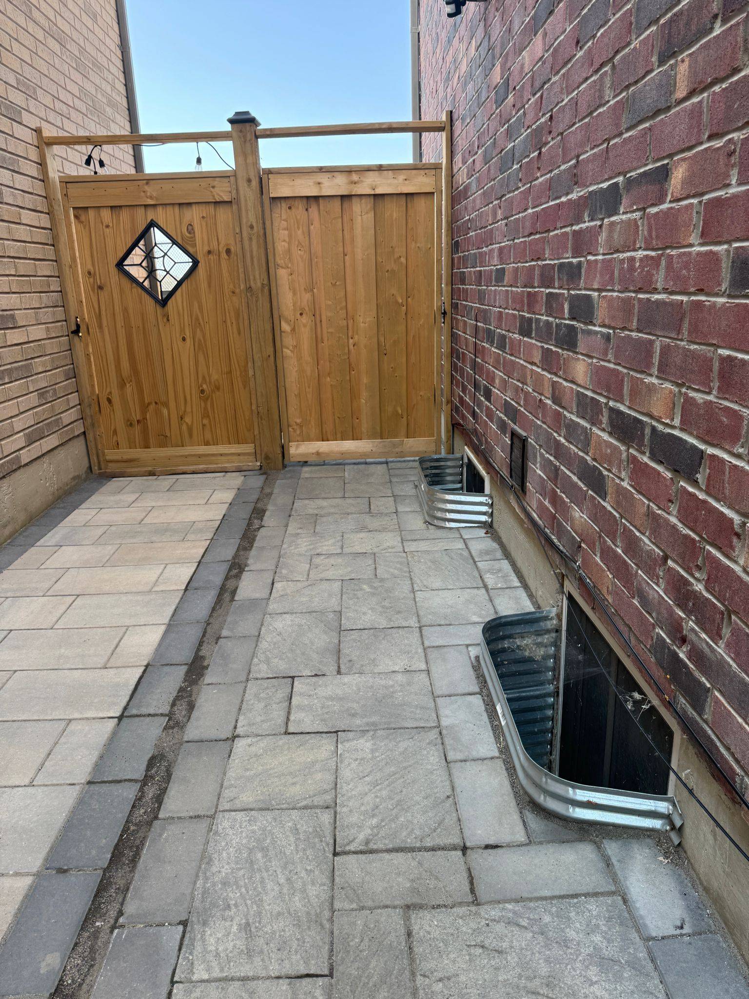 Whitby, ON L1P 0L8,83 Barkerville DR #Bsmt