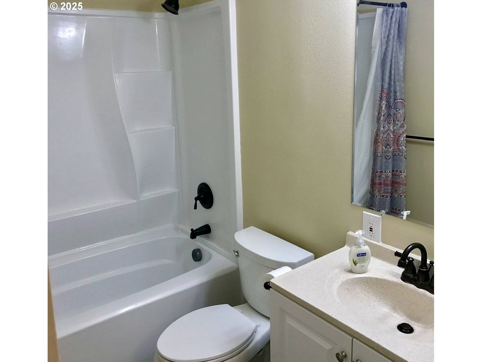 Vancouver, WA 98664,813 NE 106TH AVE