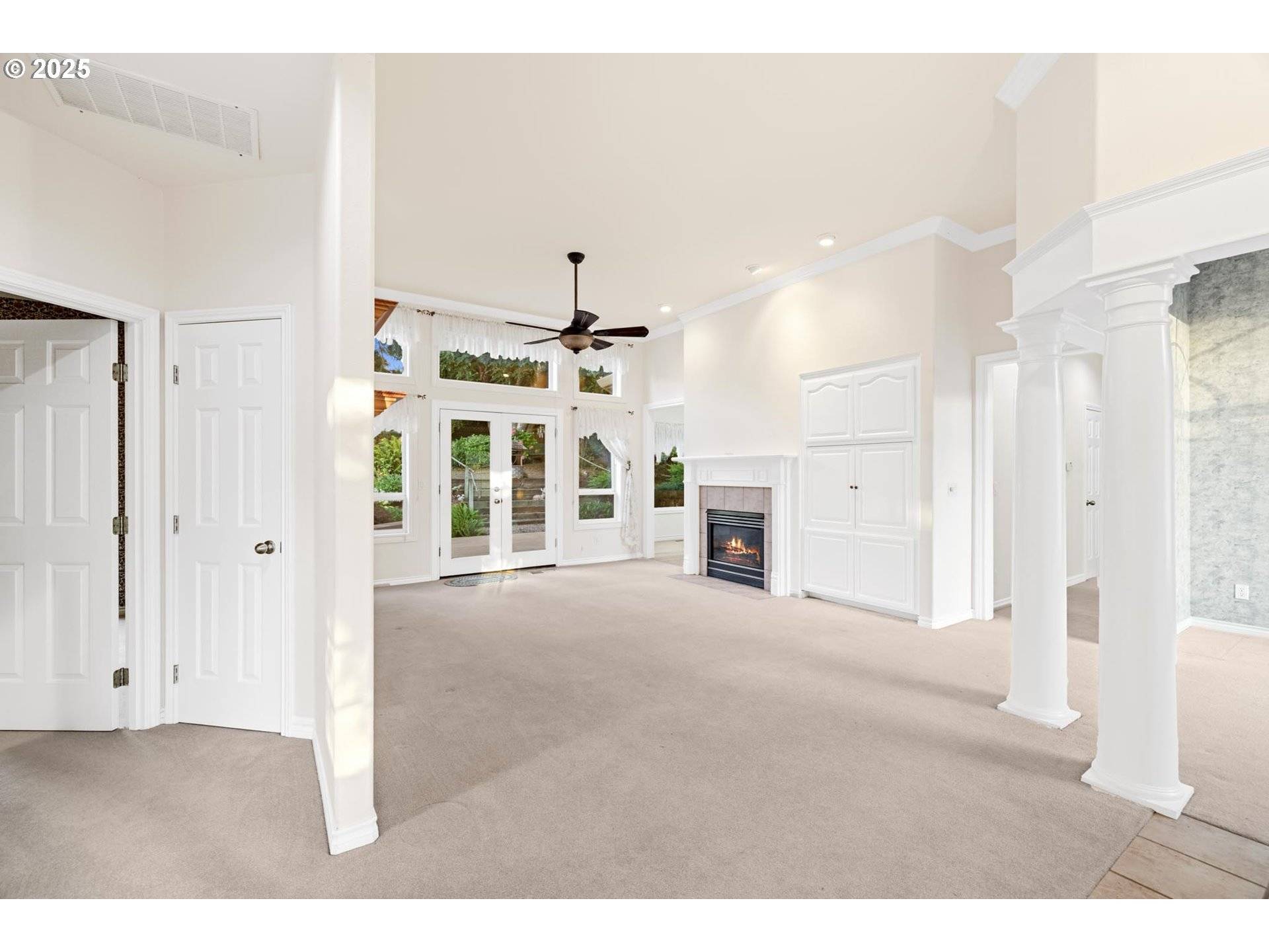 Silverton, OR 97381,215 AMES CT