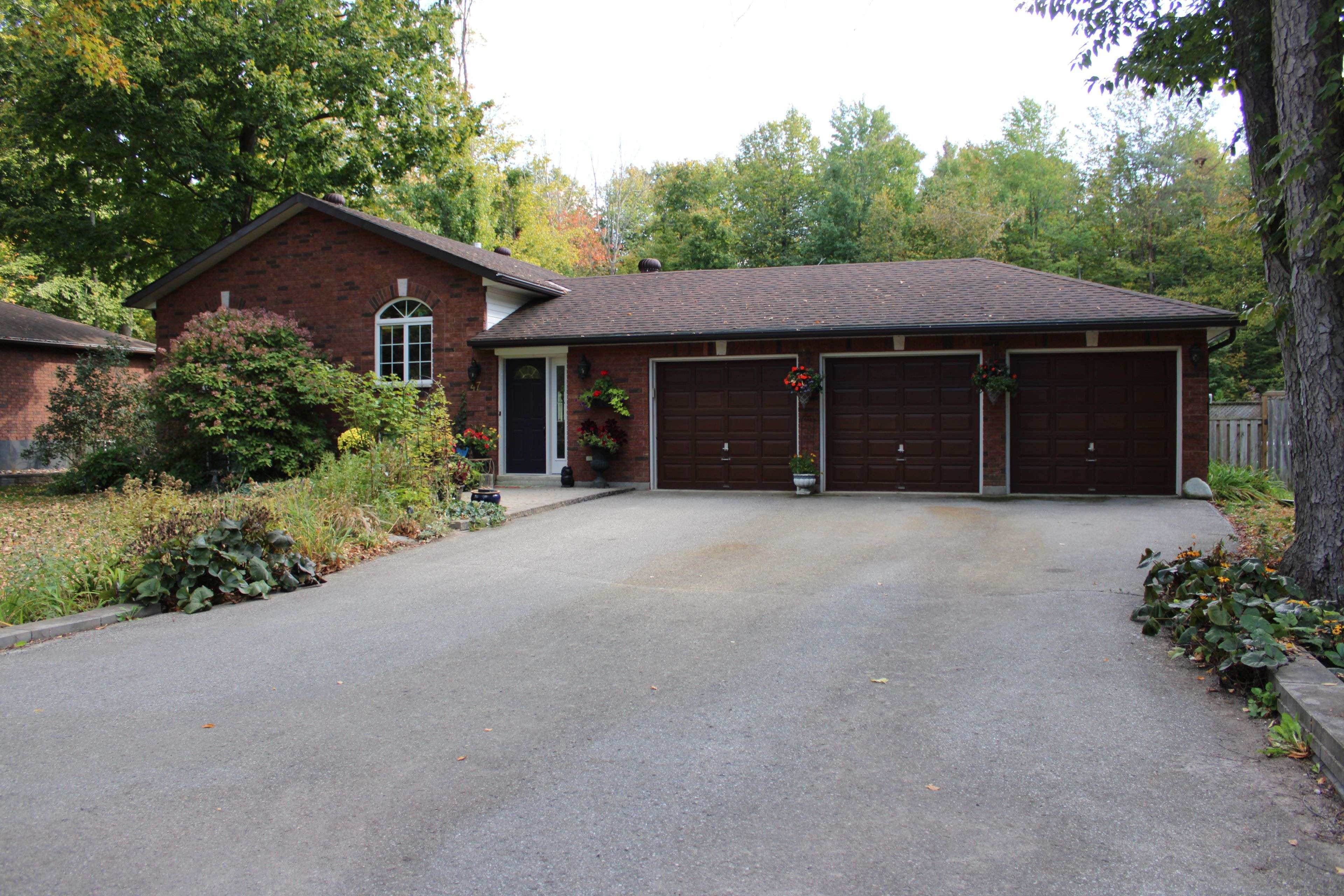 Adjala-tosorontio, ON L0M 1J0,47 Pine Park BLVD