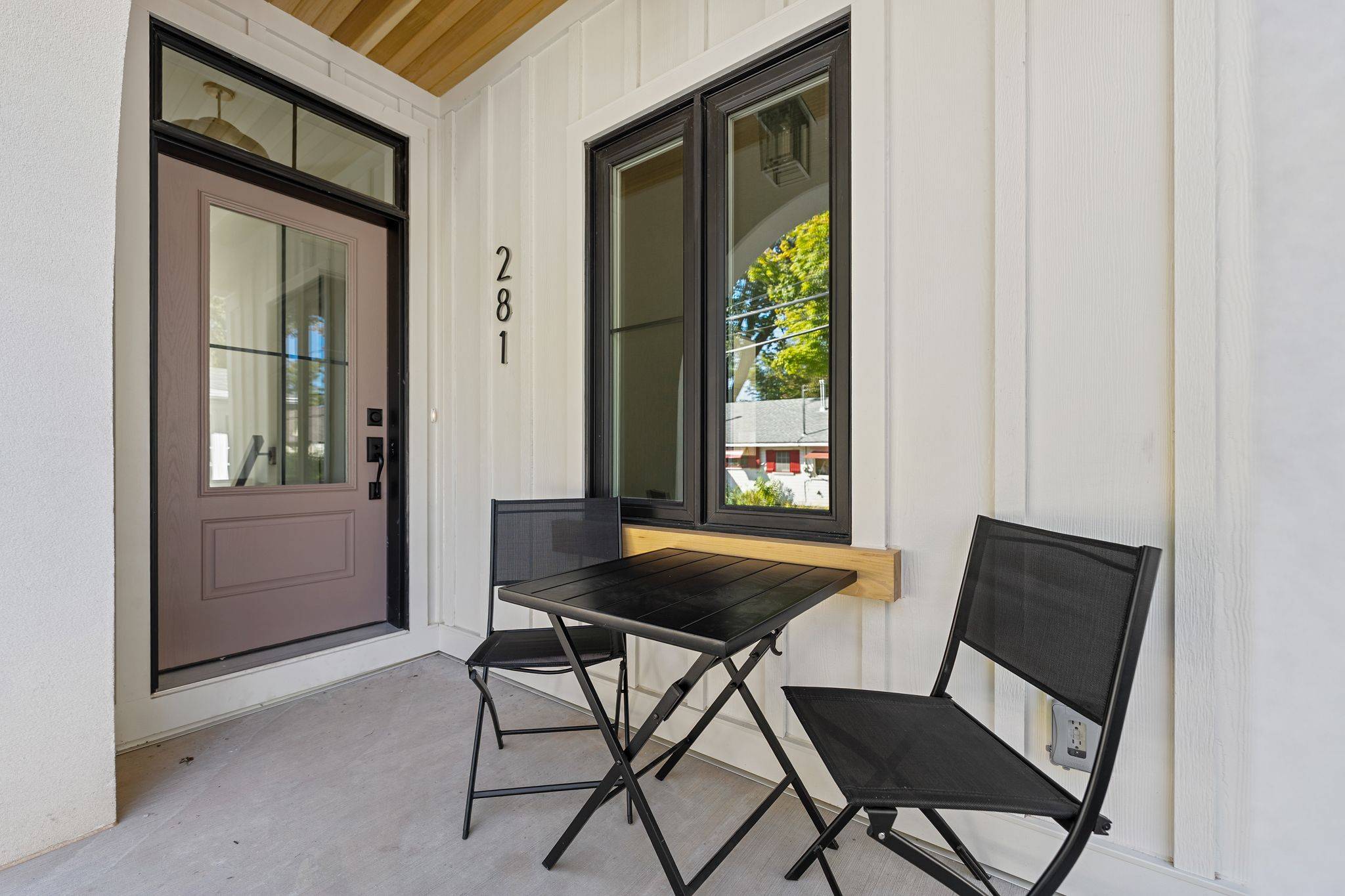 Fort Erie, ON L0S 1B0,281 ELMWOOD AVE