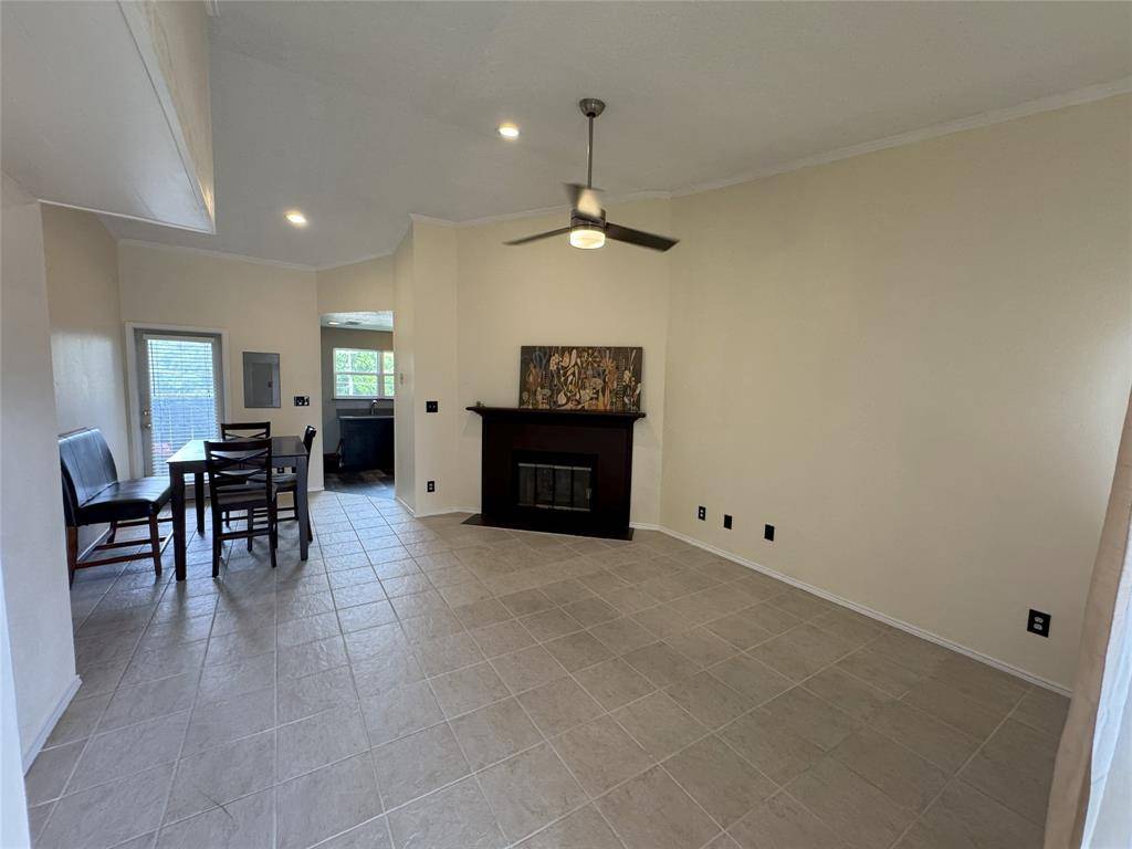 2736 Silver Creek Drive #223, Arlington, TX 76006