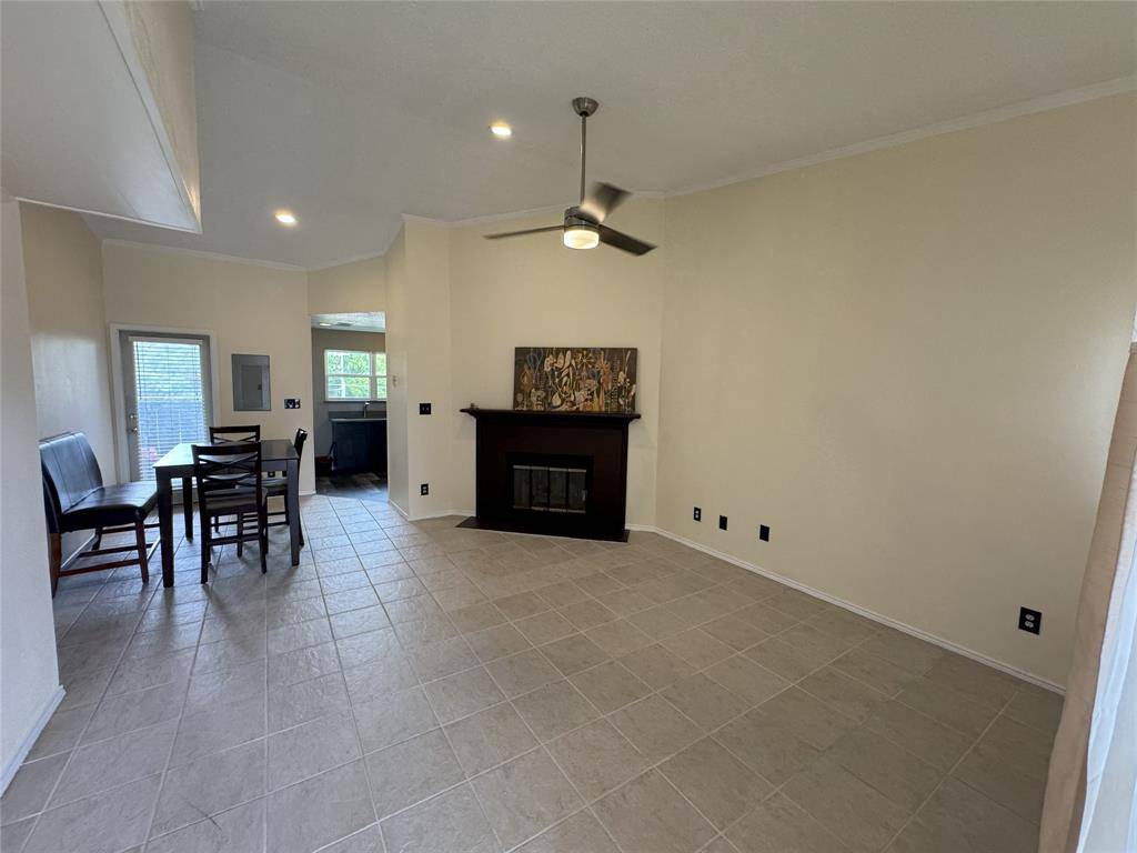 2736 Silver Creek Drive #223, Arlington, TX 76006