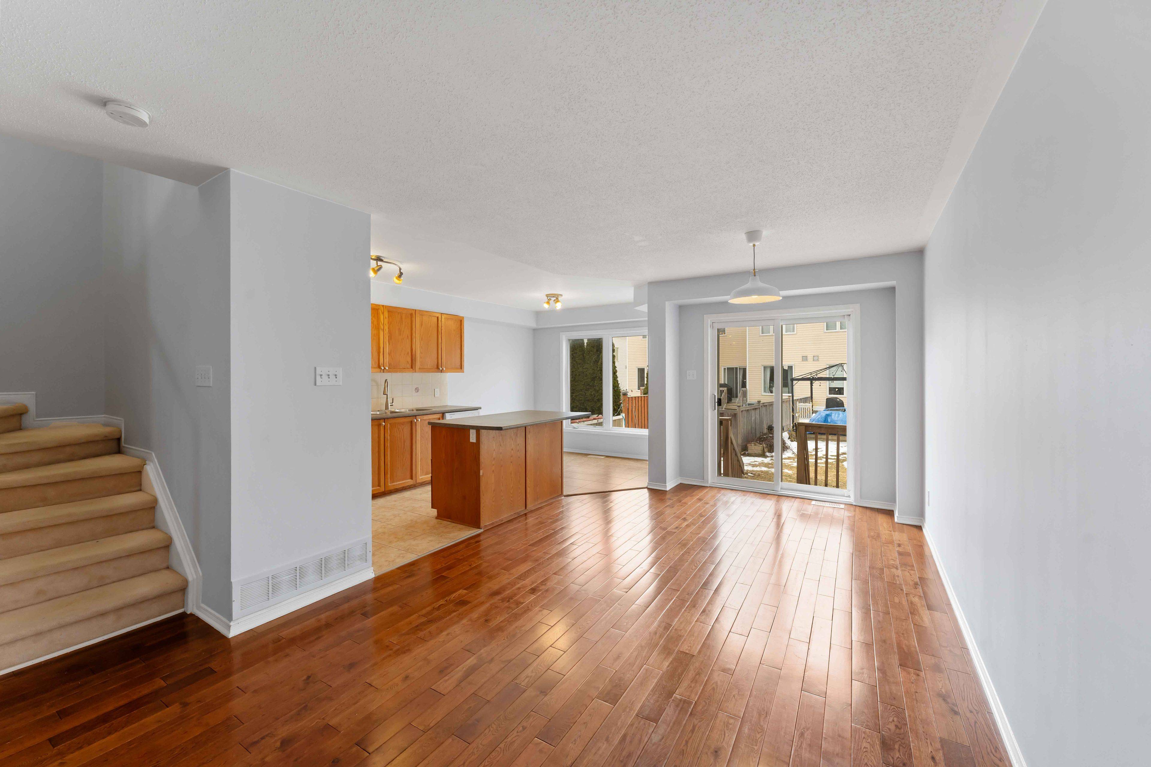 Kanata, ON K2M 3A7,421 Hillsboro Private