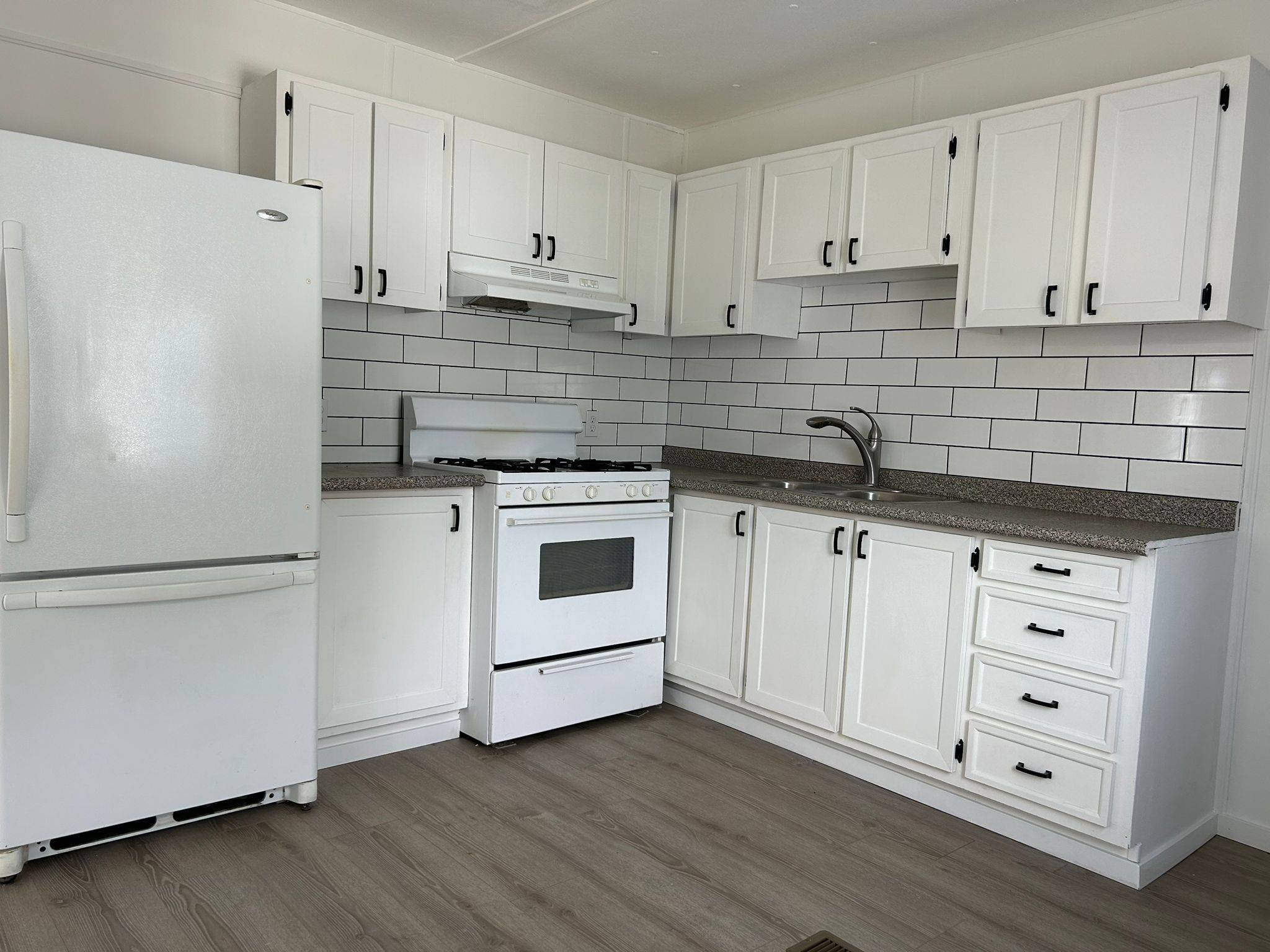 Severn, ON L3V 0V1,4126 Elaine ST