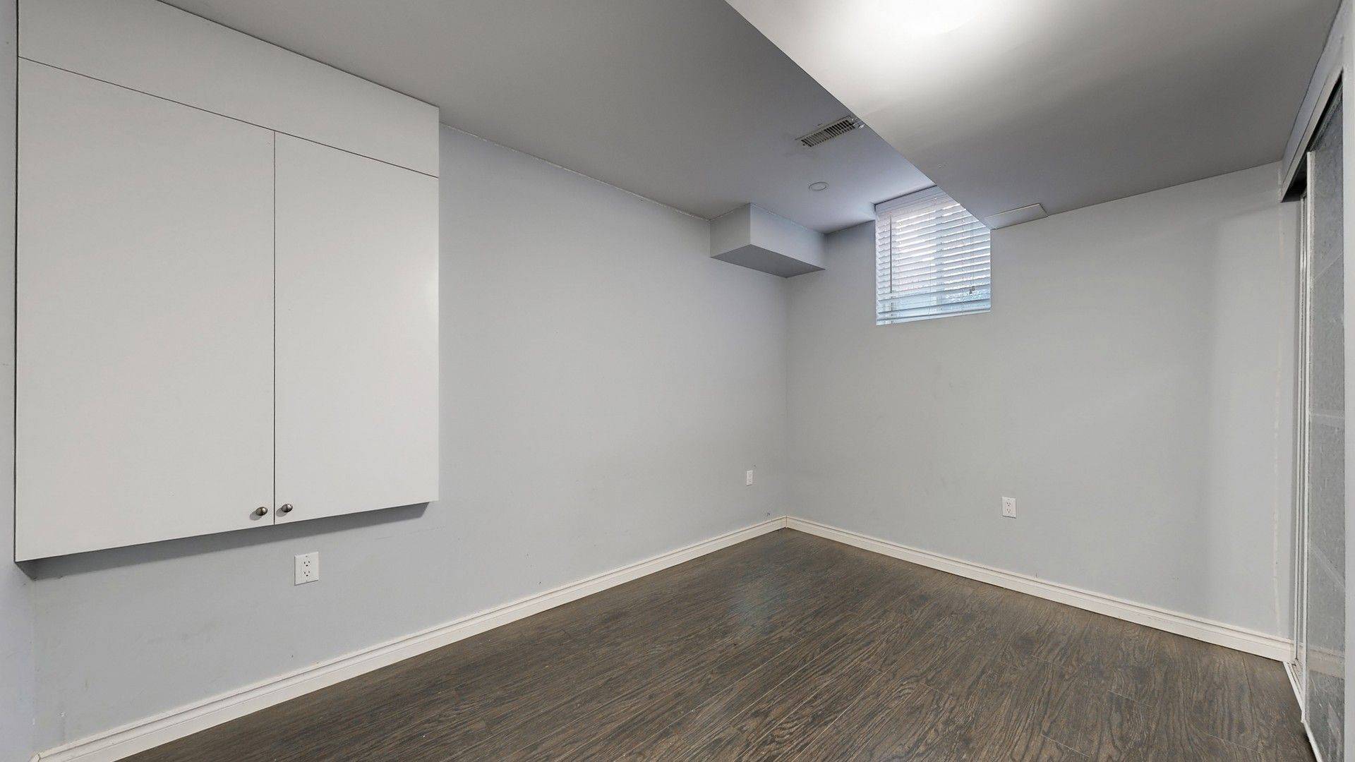 Toronto E11, ON M1B 6B9,14 Flatfield TER