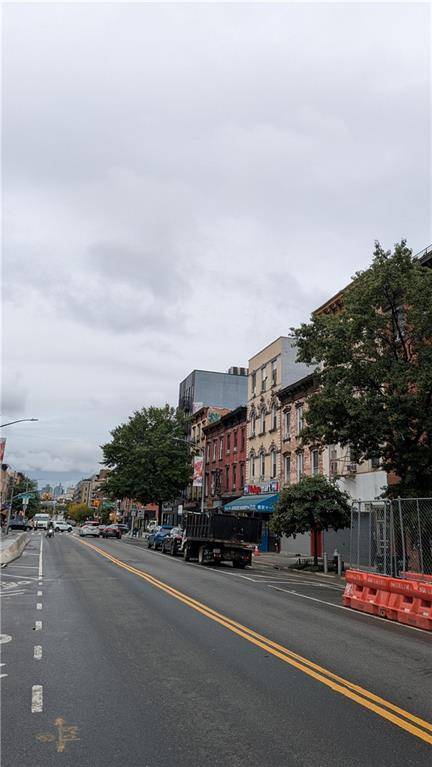 Brooklyn, NY 11211,541 Grand ST