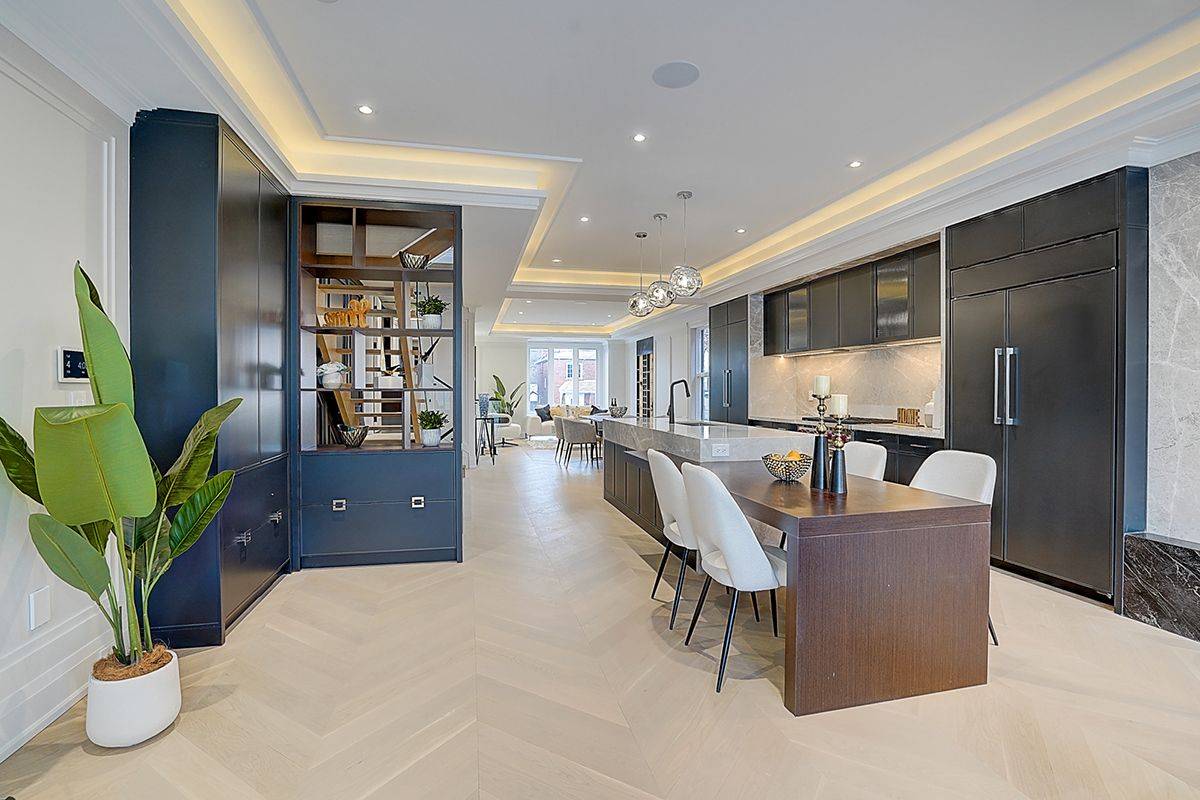 Toronto C10, ON M4S 1X7,625 Soudan AVE