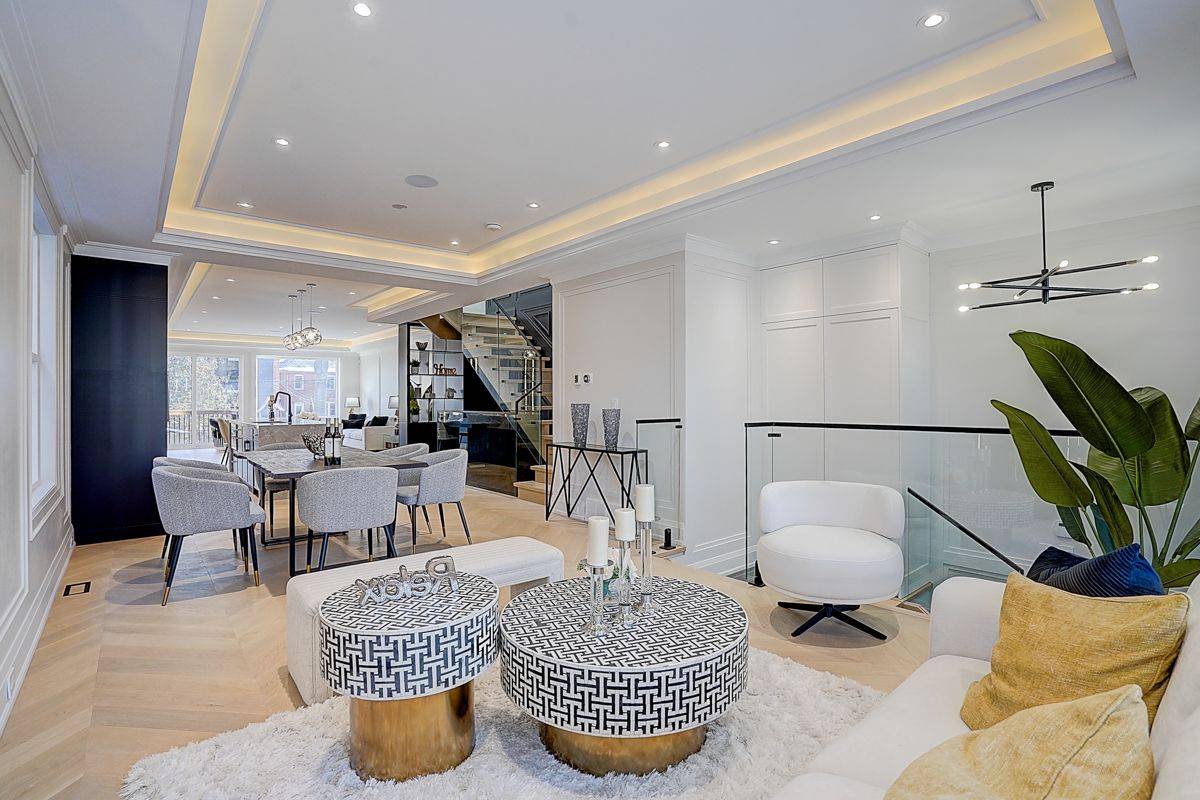 Toronto C10, ON M4S 1X7,625 Soudan AVE