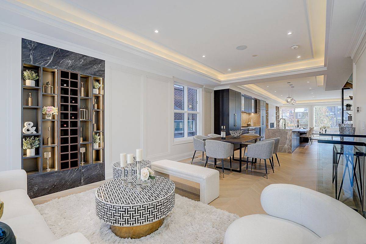 Toronto C10, ON M4S 1X7,625 Soudan AVE