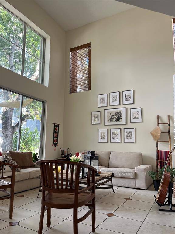 Weston, FL 33326,959 Azure Ln