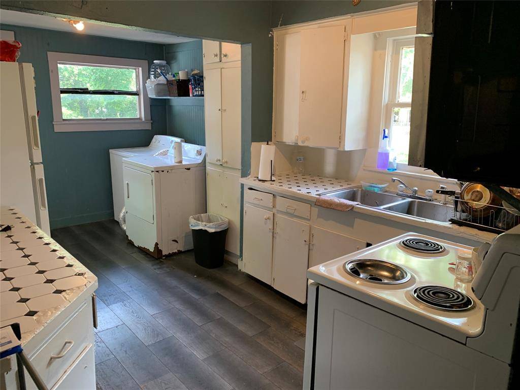 Athens, TX 75751,306 W Scott Street