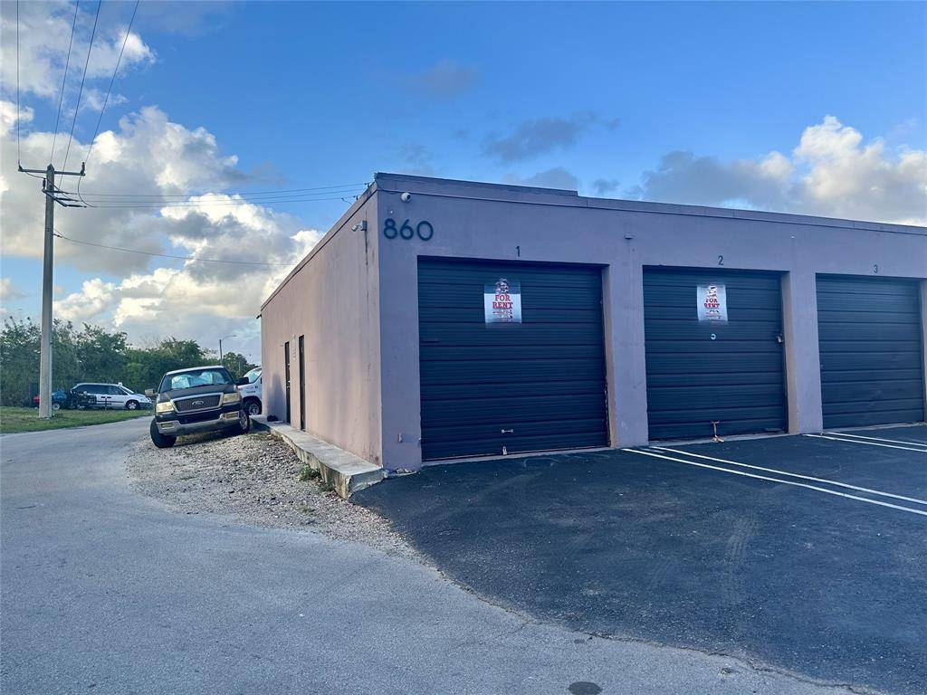 Oakland Park, FL 33309,860 NW 45th St #1 & 2