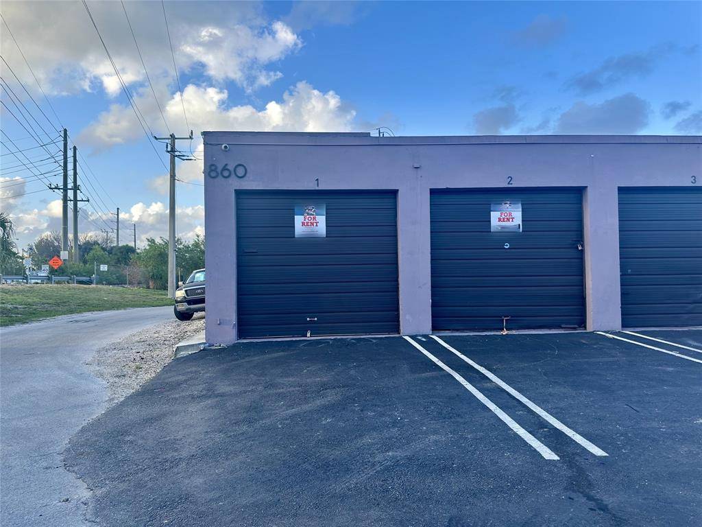Oakland Park, FL 33309,860 NW 45th St #1 & 2