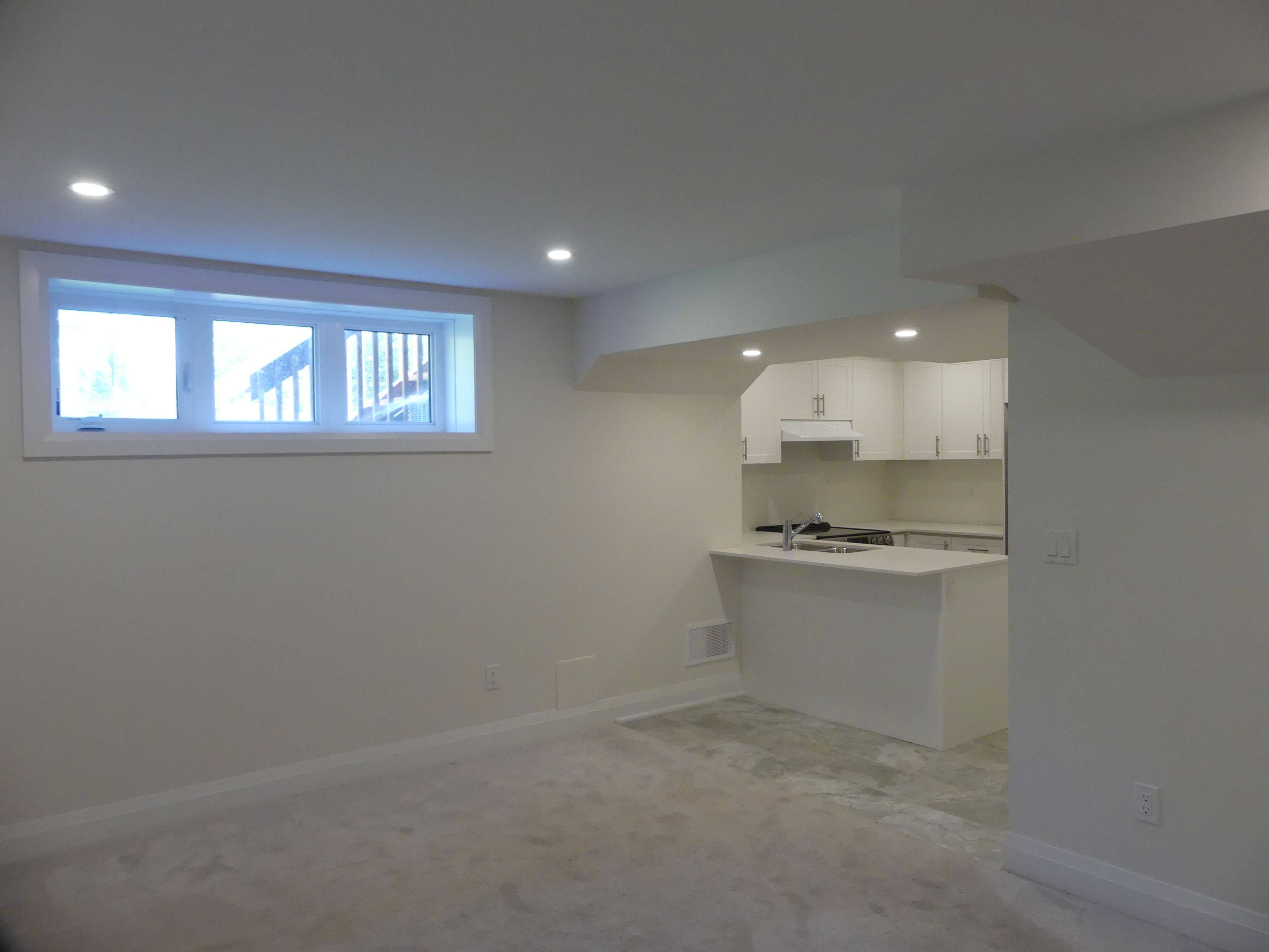 Georgina, ON L4P 1K8,11 Robert ST