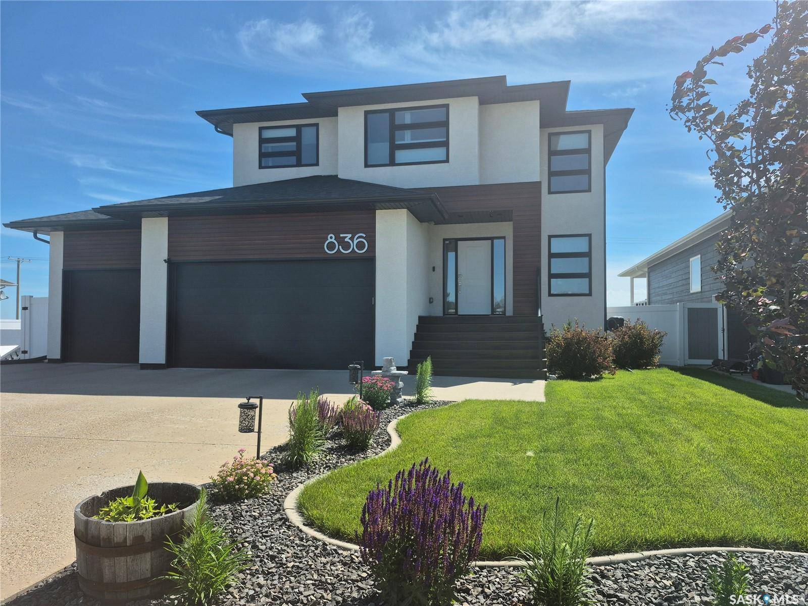 Weyburn, SK S4H 3M6,836 McTaggart DRIVE