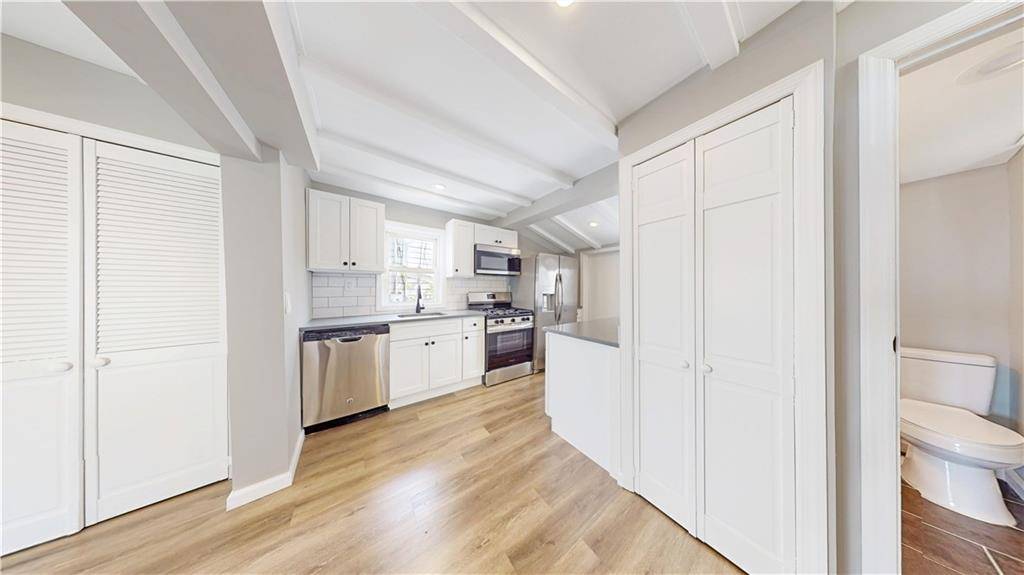 Queens, NY 11414,99-48 1st ST