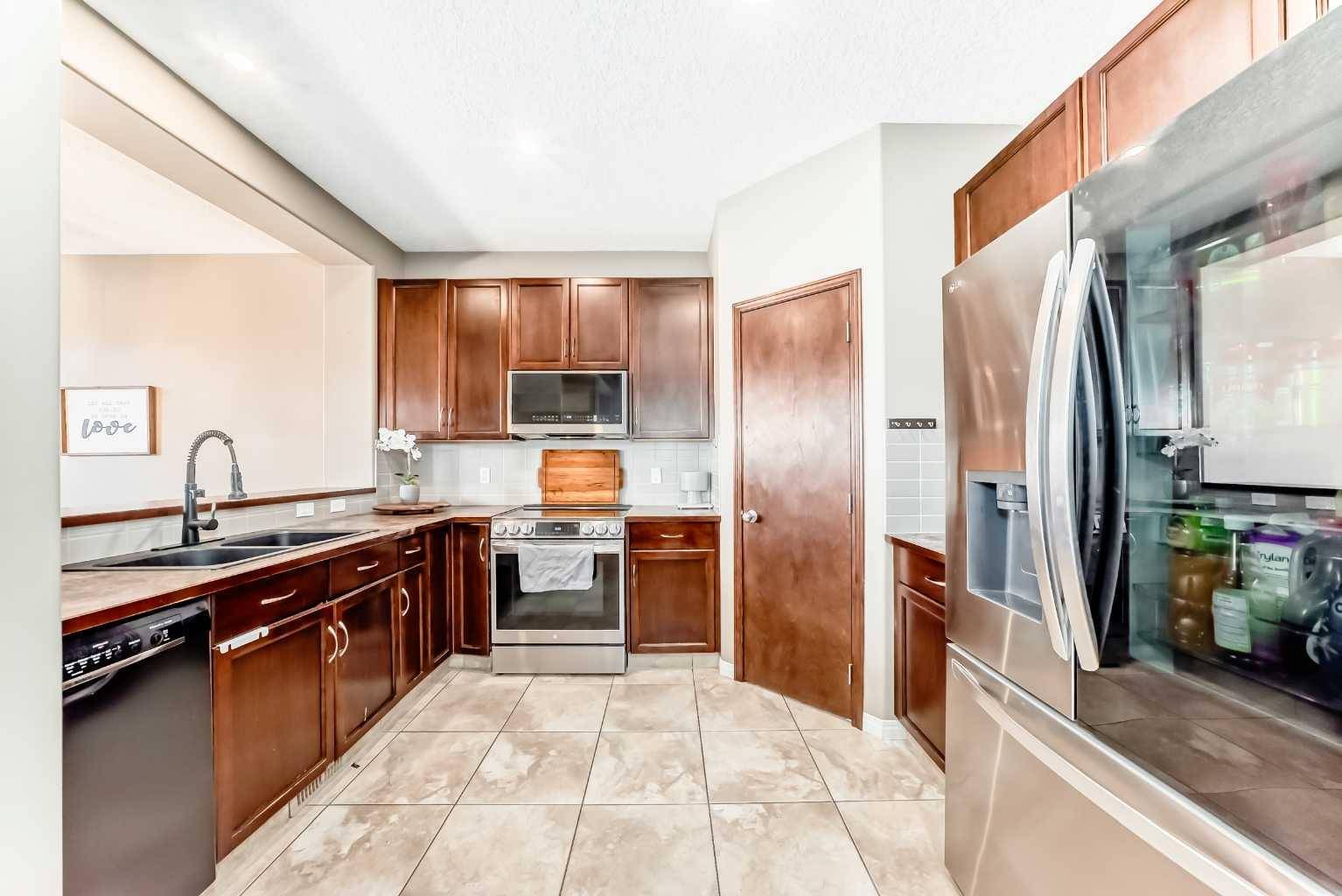 Langdon, AB T0J 1X3,492 Boulder Creek WAY SE