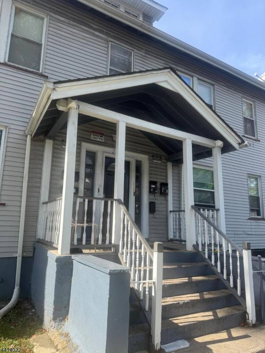 East Orange City, NJ 07018,273 S Clinton St #1